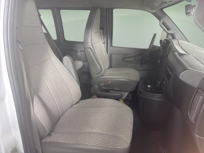 2017 Chevrolet Express Passenger LT