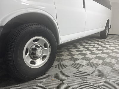2017 Chevrolet Express Passenger LT