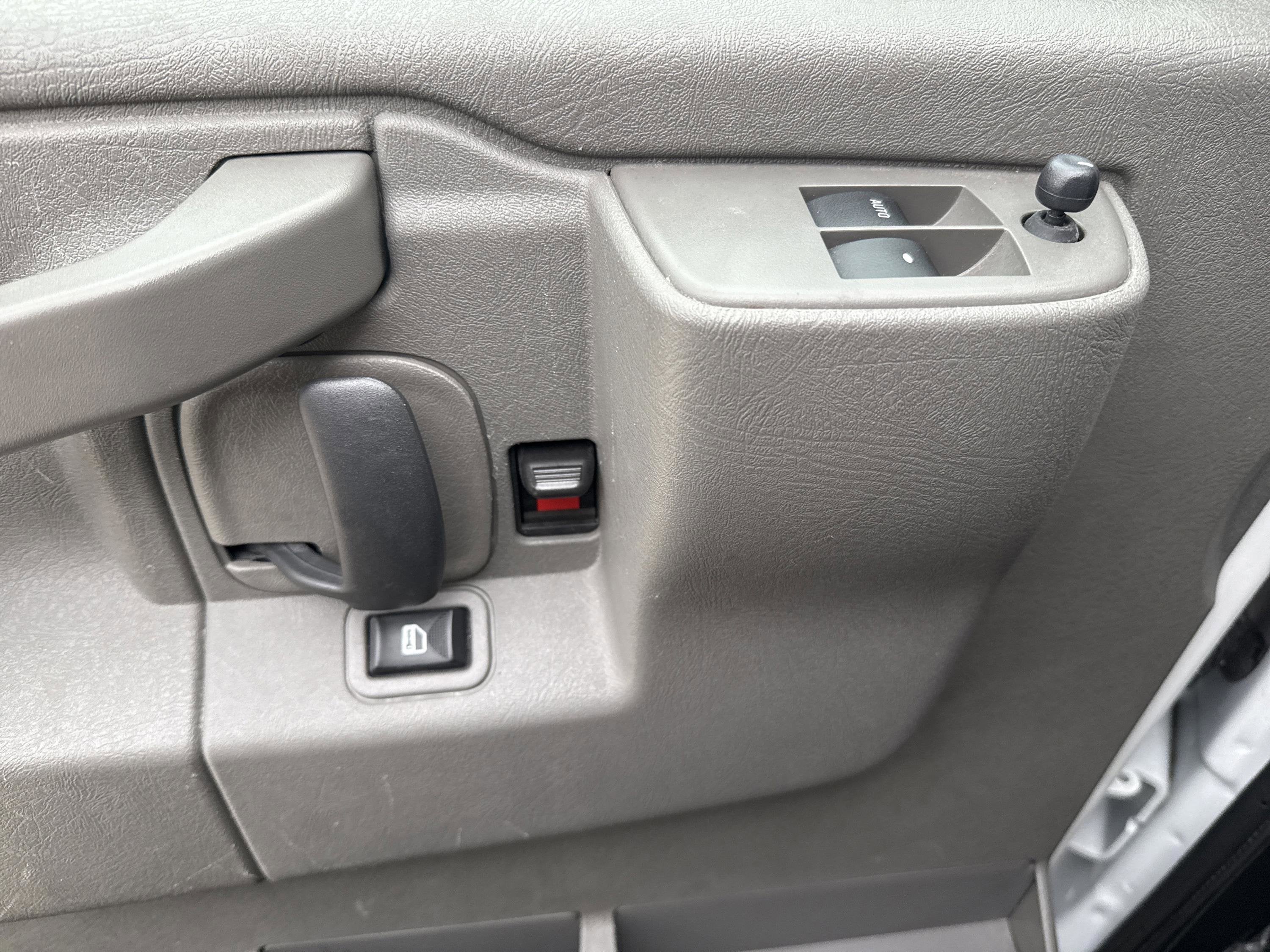 2023 Chevrolet Express Passenger LT