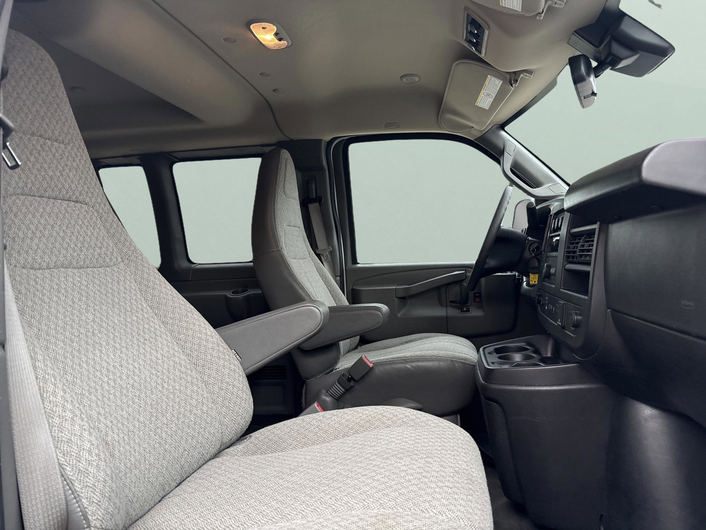 2023 Chevrolet Express Passenger LT