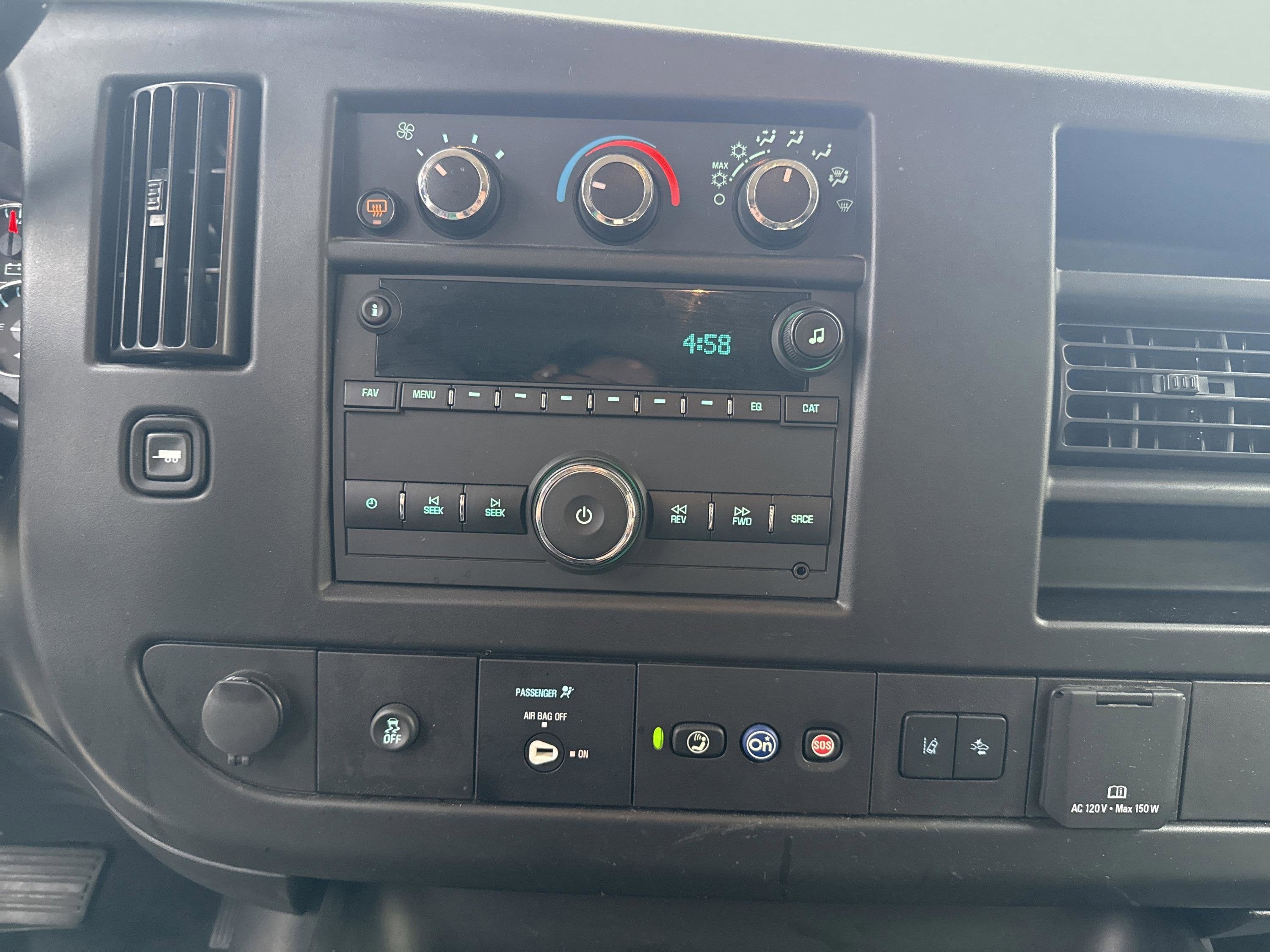 2023 Chevrolet Express Passenger LT