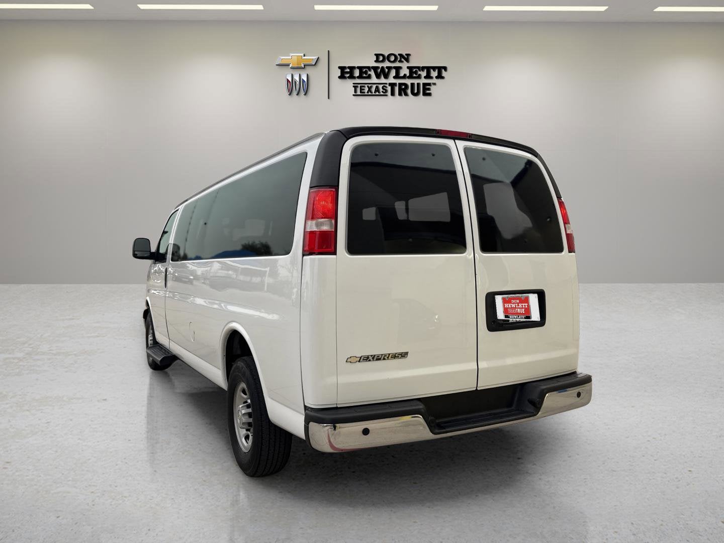 2023 Chevrolet Express Passenger LT