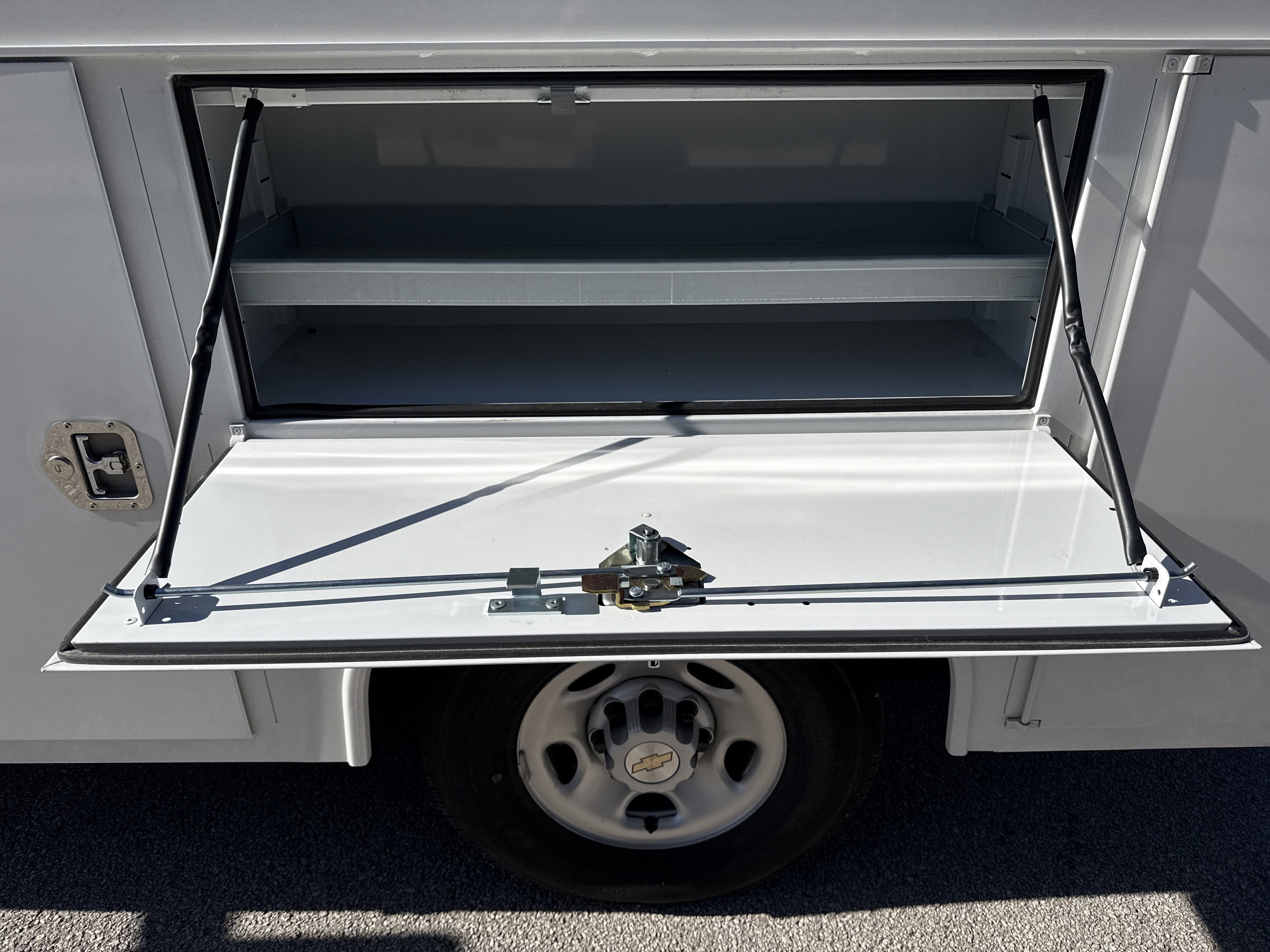 2025 Chevrolet Express Commercial Cutaway Base