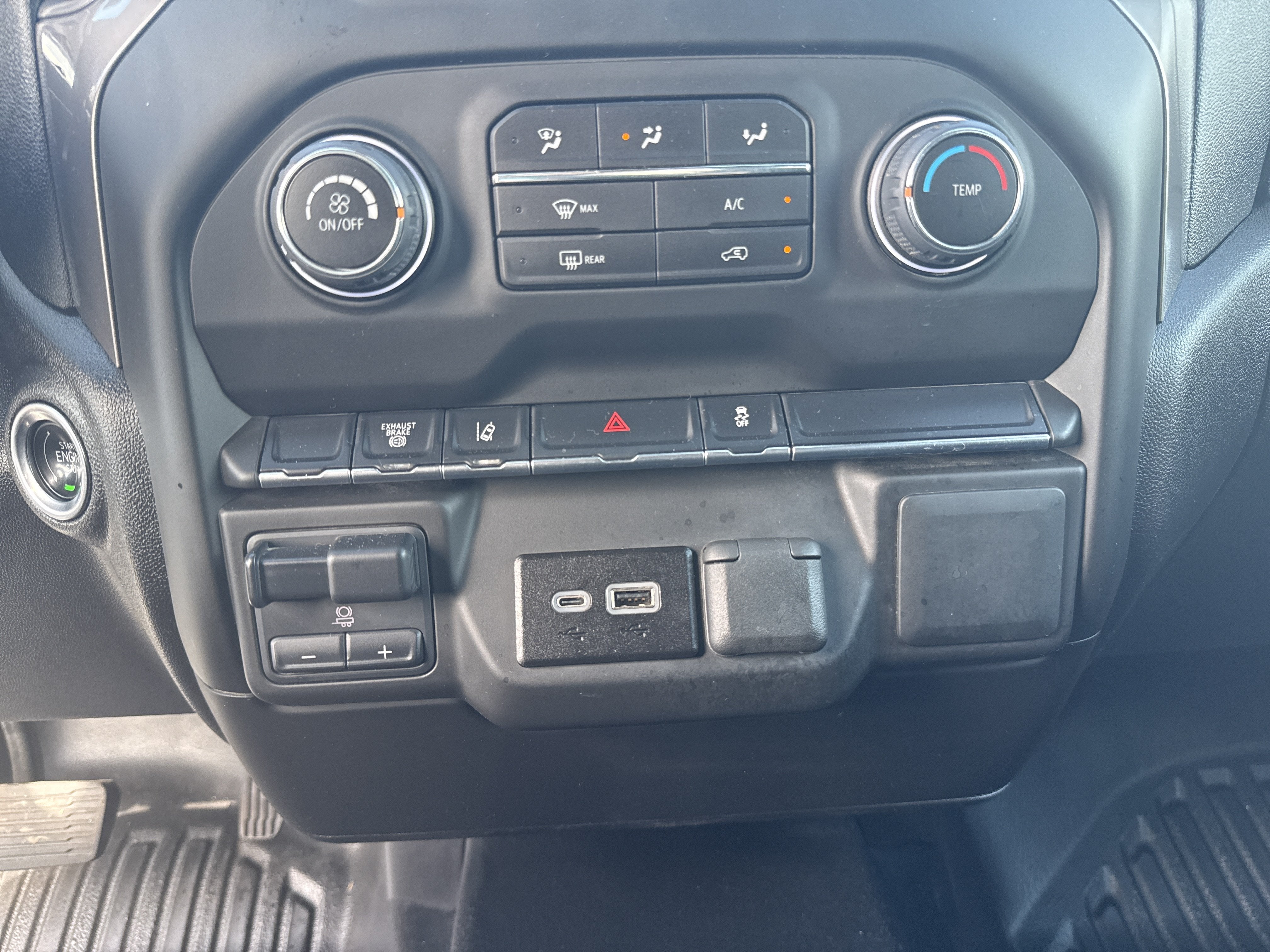2025 Chevrolet Silverado 3500HD CC Work Truck