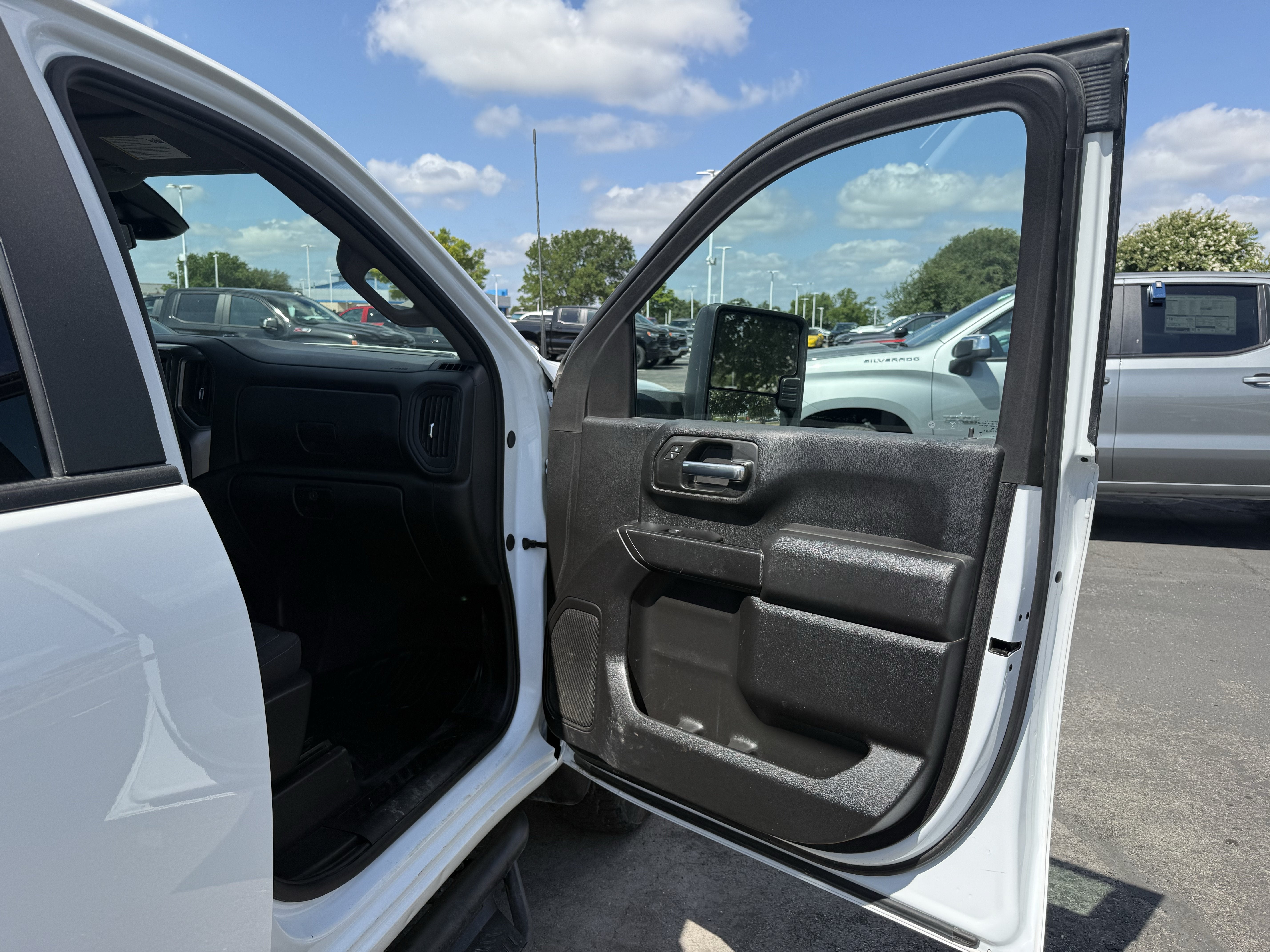 2025 Chevrolet Silverado 3500HD CC Work Truck