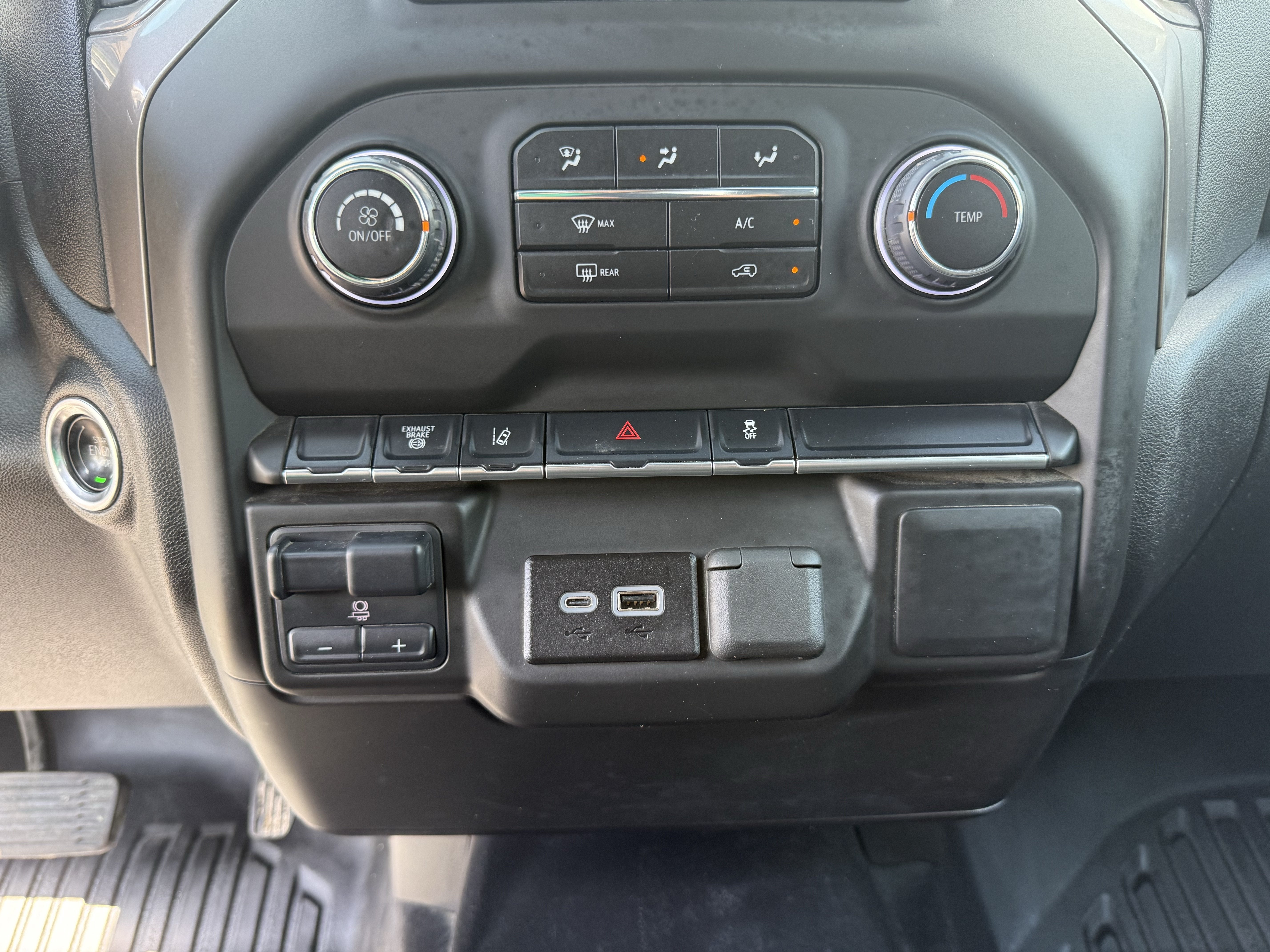 2025 Chevrolet Silverado 3500HD CC Work Truck