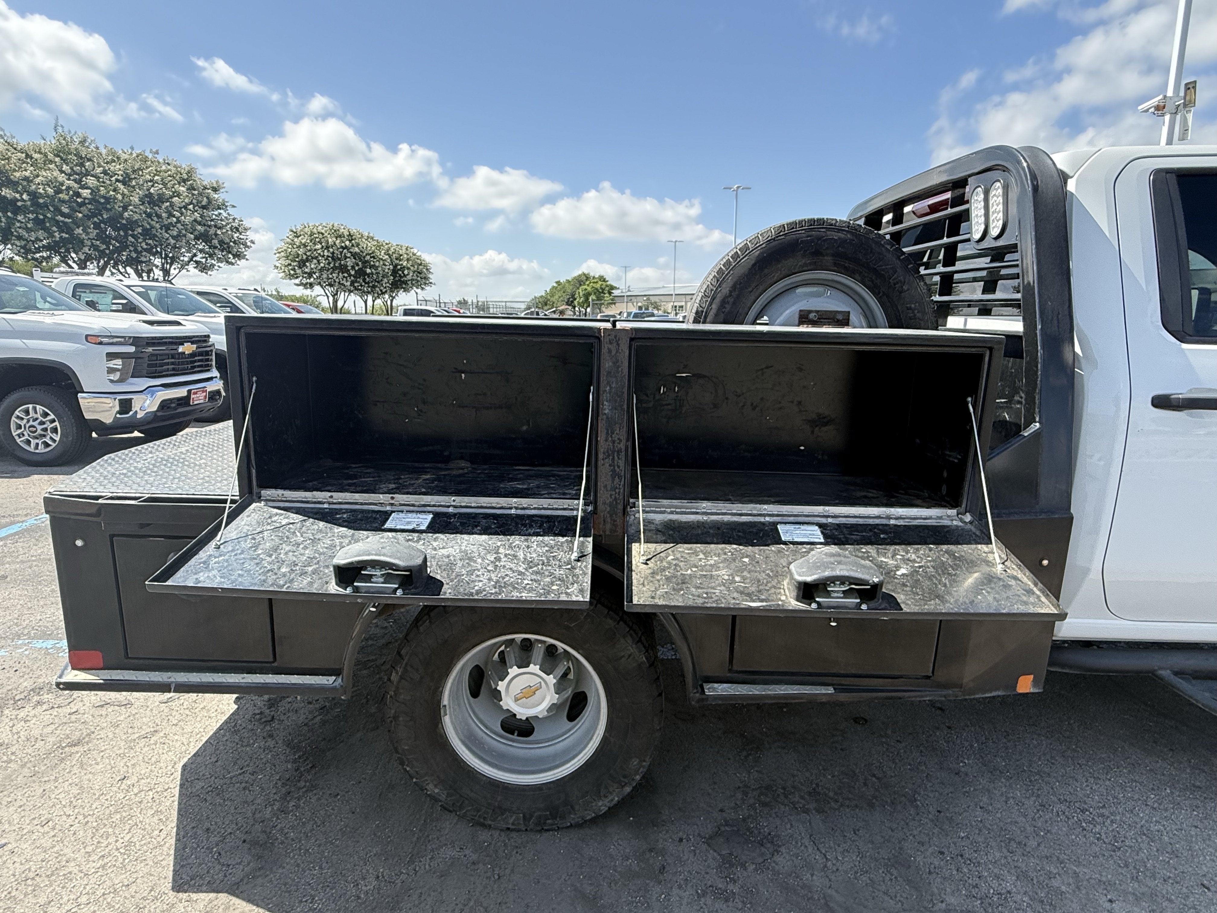 2025 Chevrolet Silverado 3500HD CC Work Truck