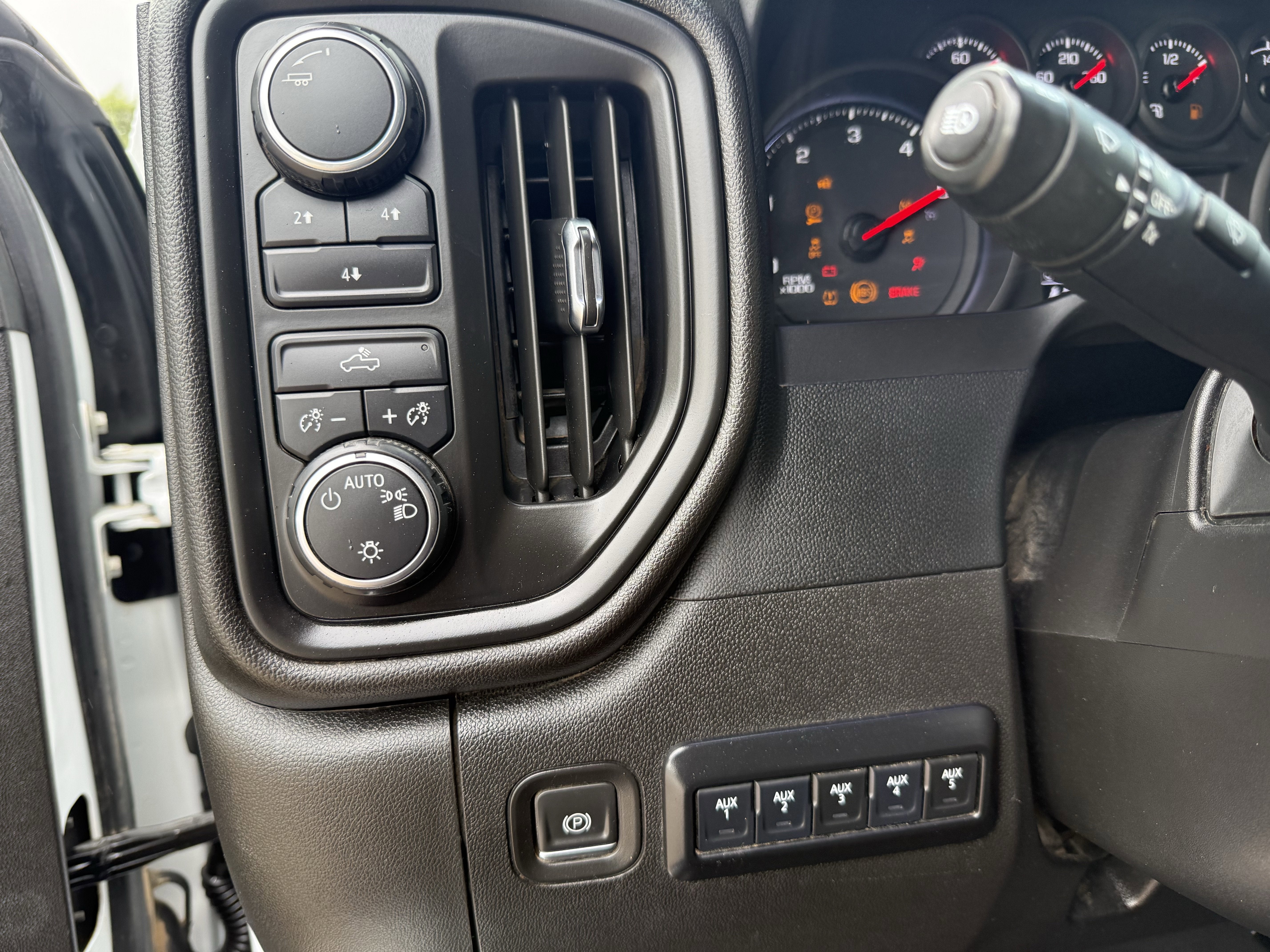 2024 Chevrolet Silverado 3500HD CC Work Truck