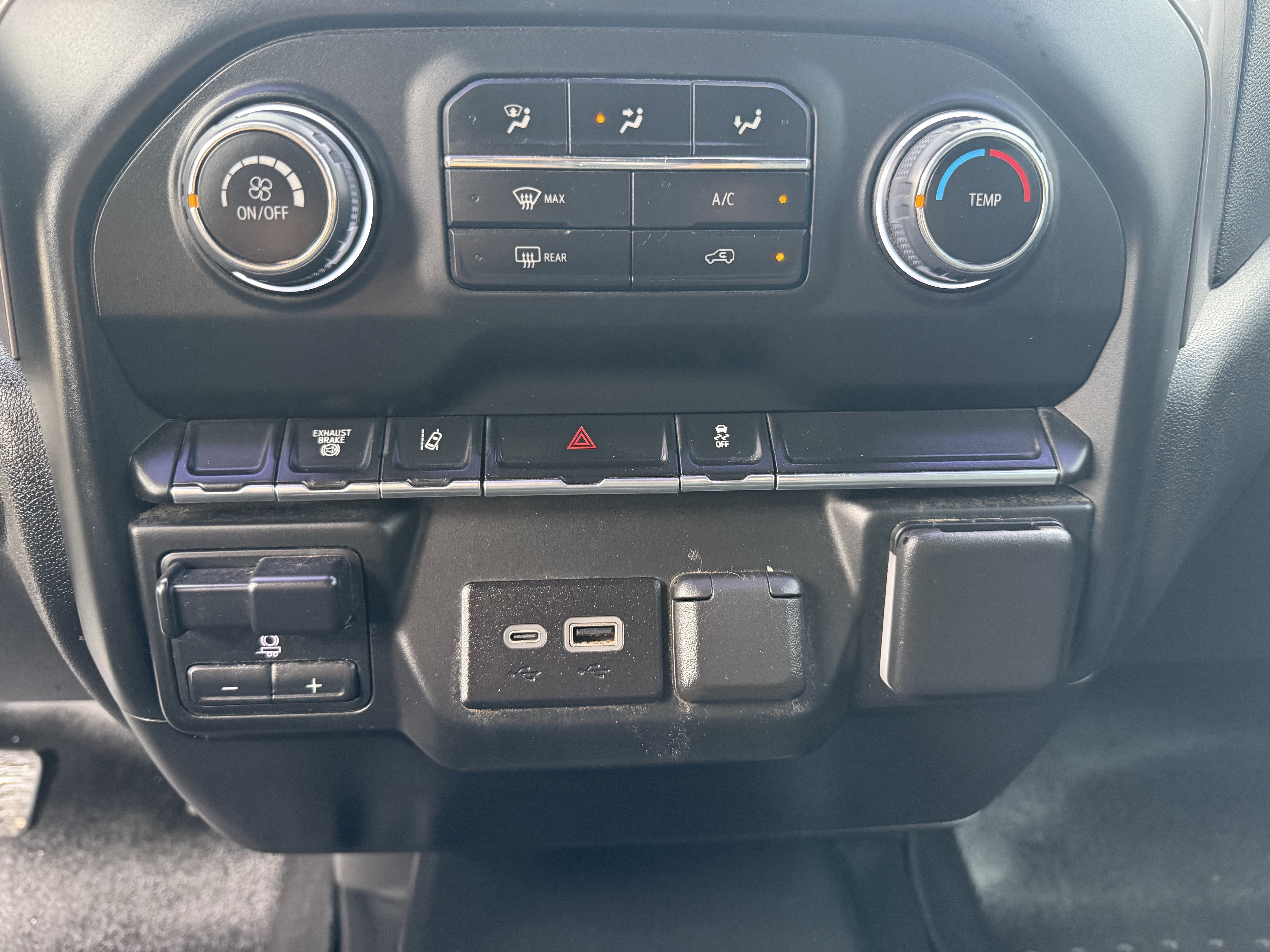 2024 Chevrolet Silverado 3500HD CC Work Truck