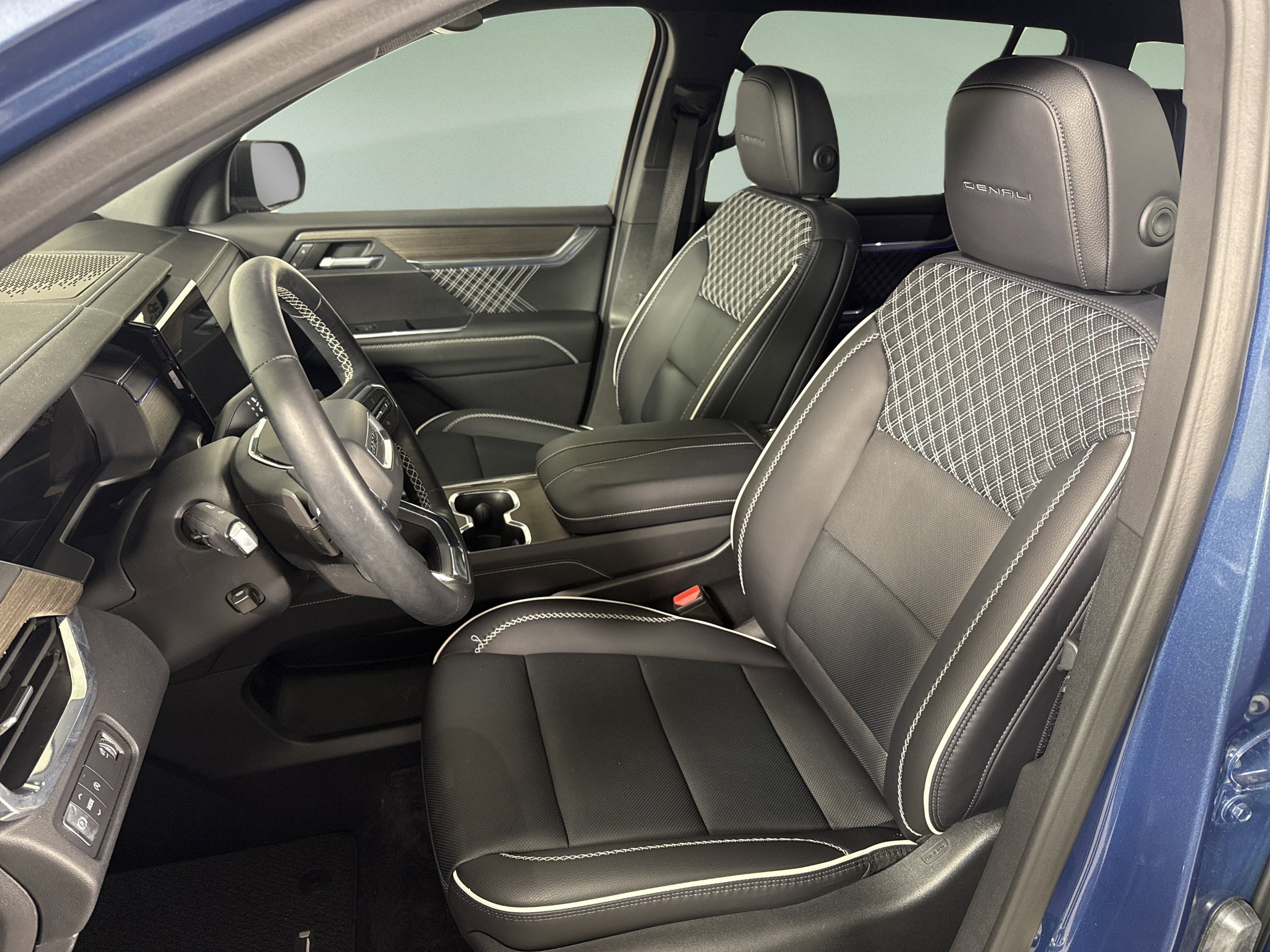 2025 GMC Acadia FWD Denali