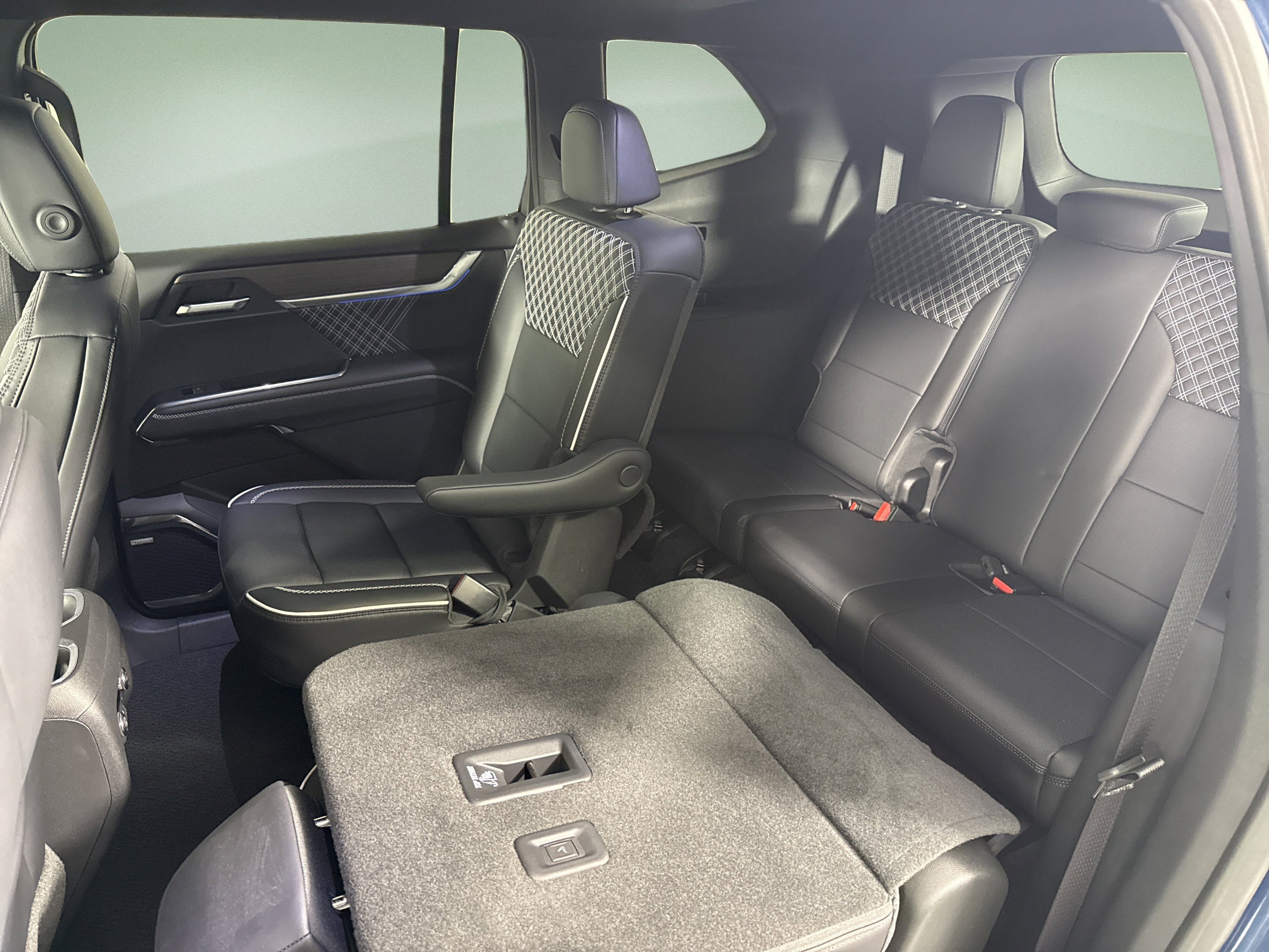 2025 GMC Acadia FWD Denali