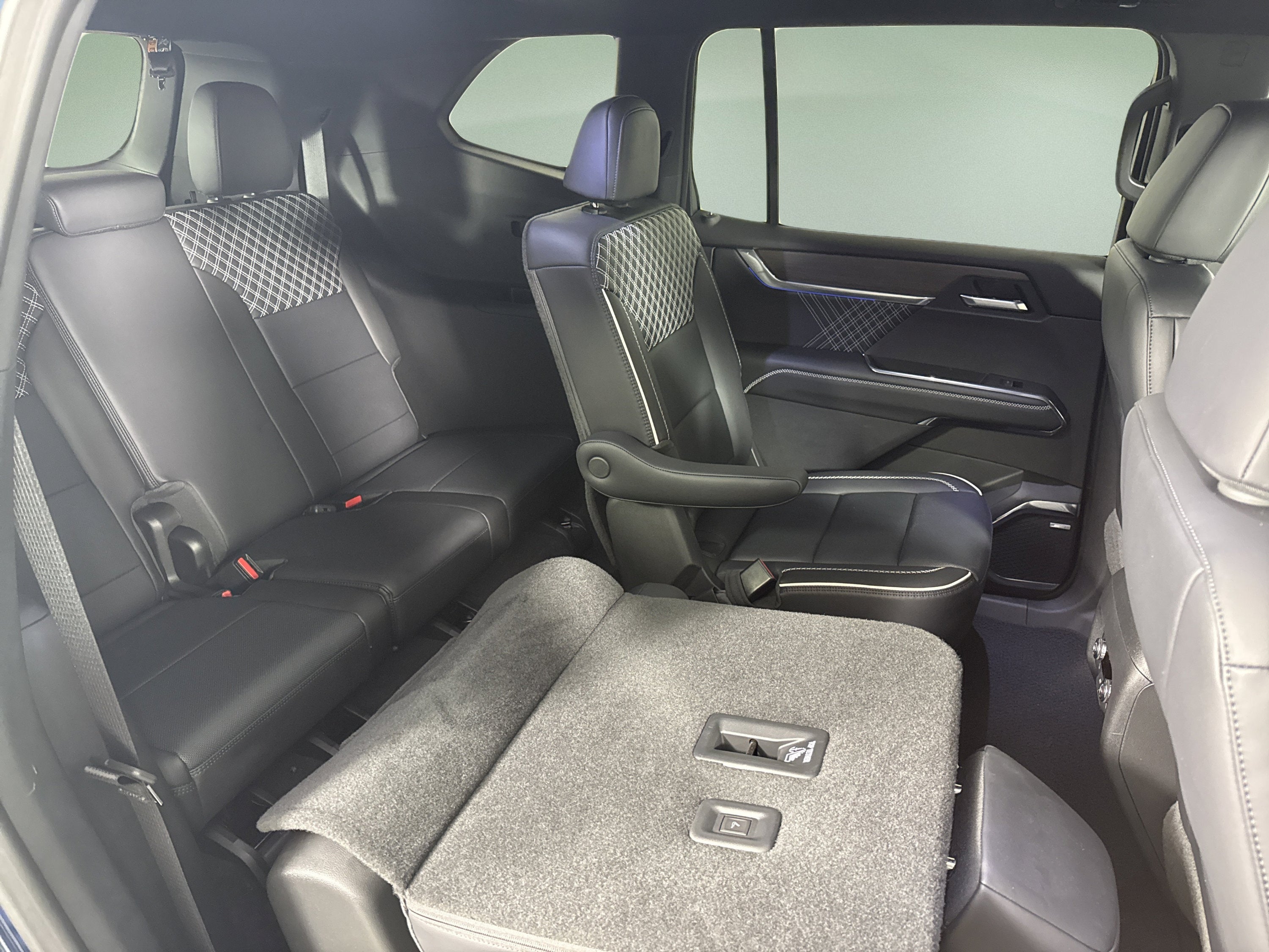 2025 GMC Acadia FWD Denali