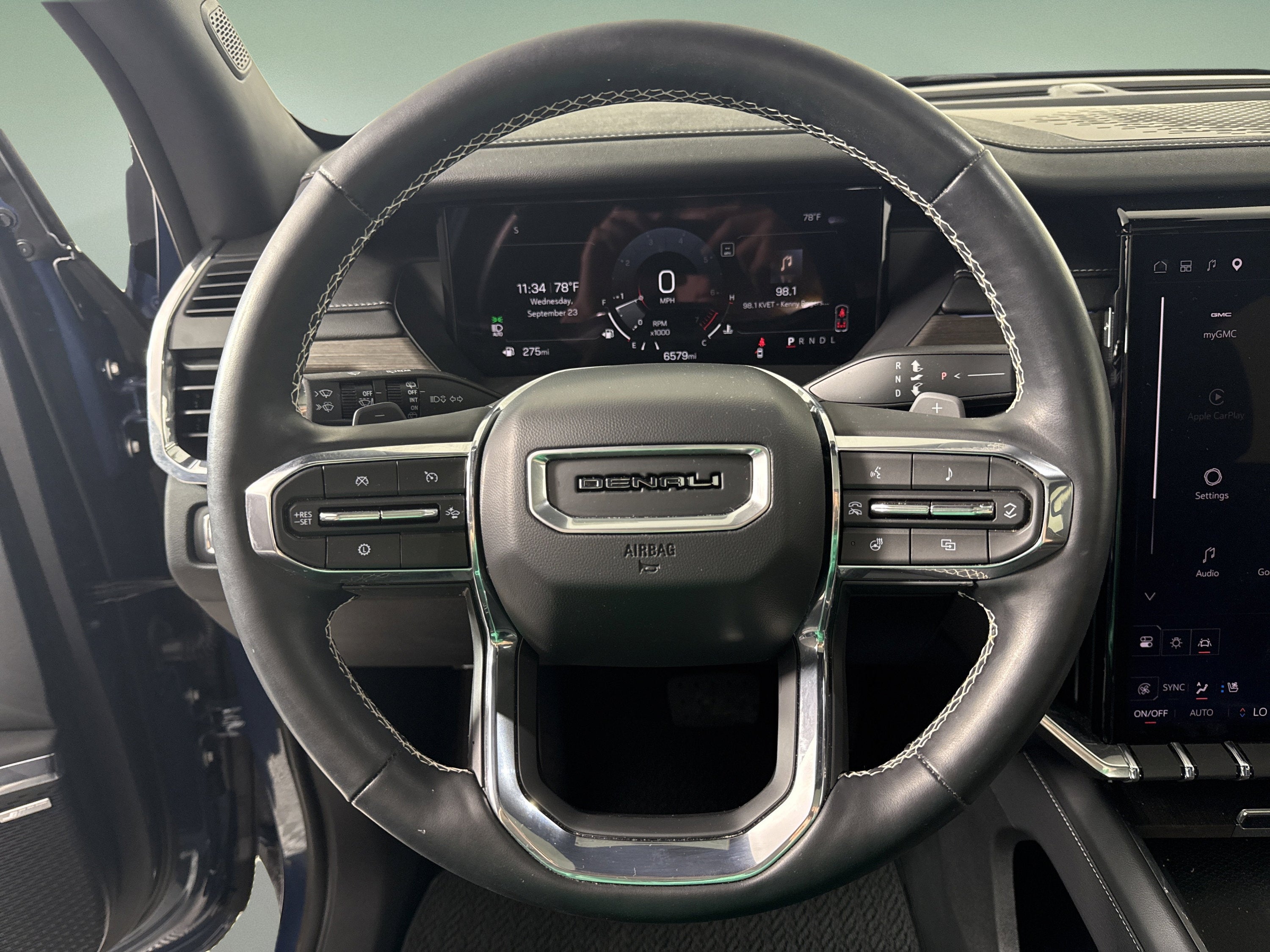 2025 GMC Acadia FWD Denali