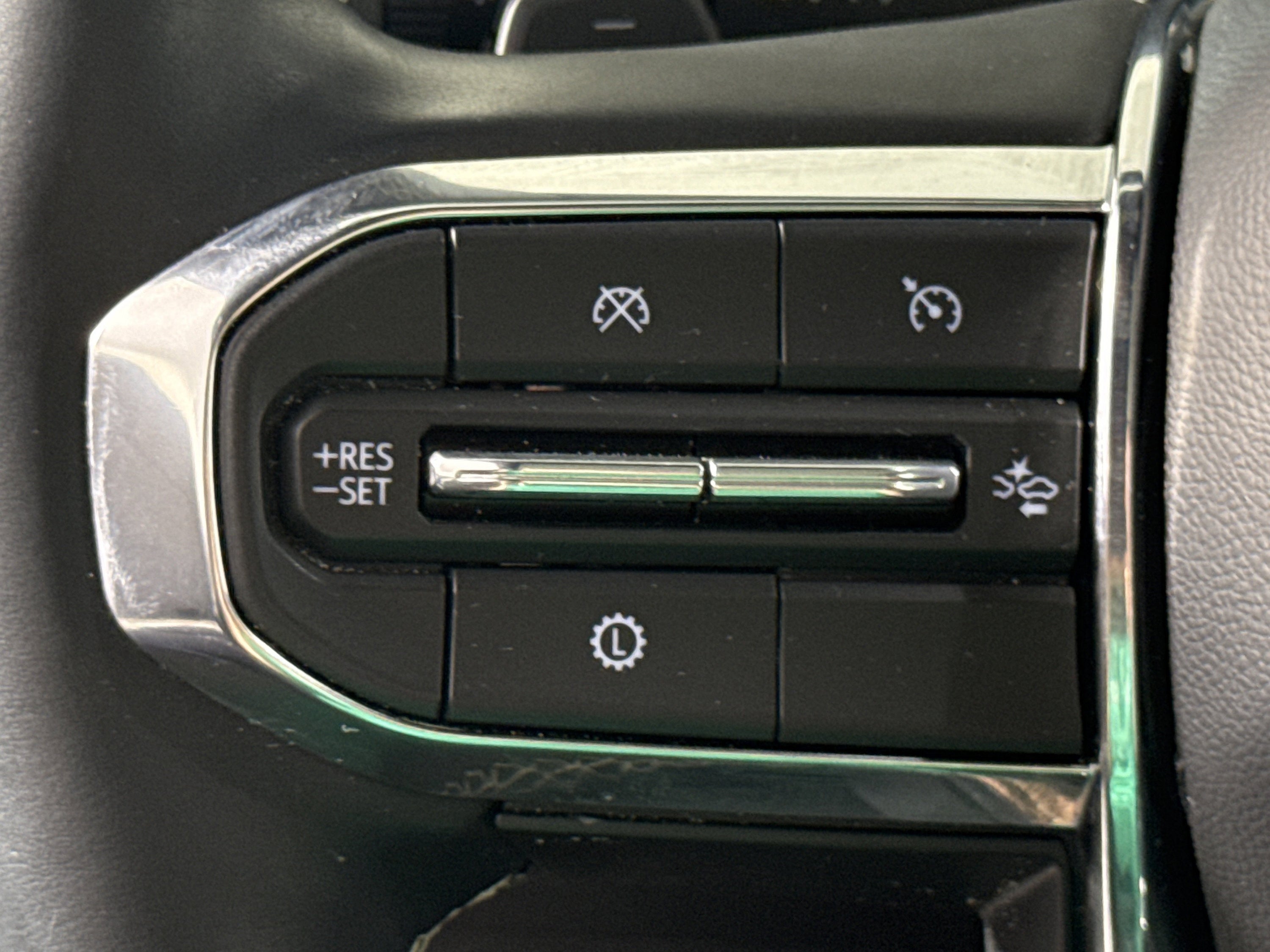 2025 GMC Acadia FWD Denali
