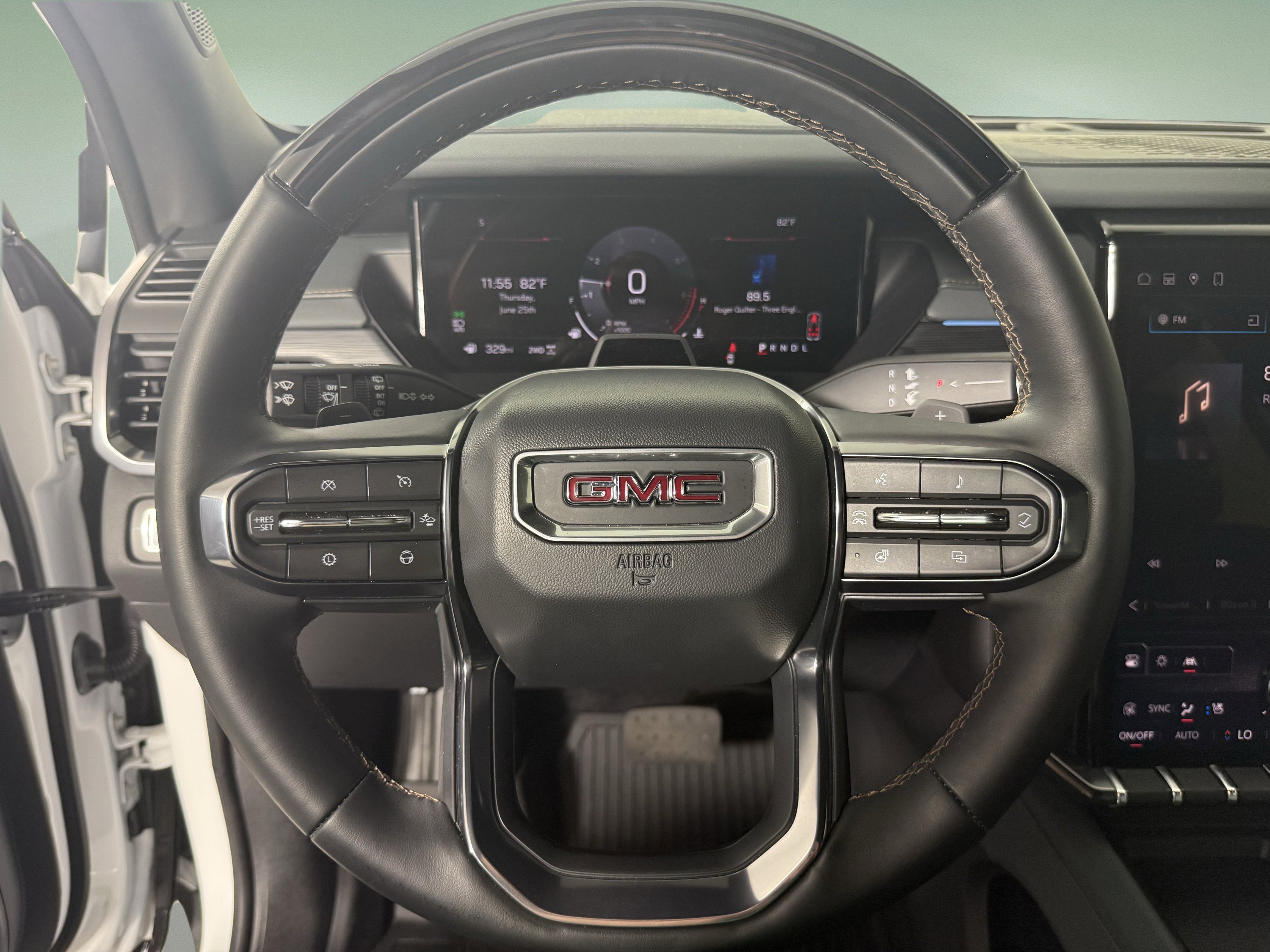 2024 GMC Acadia AWD AT4