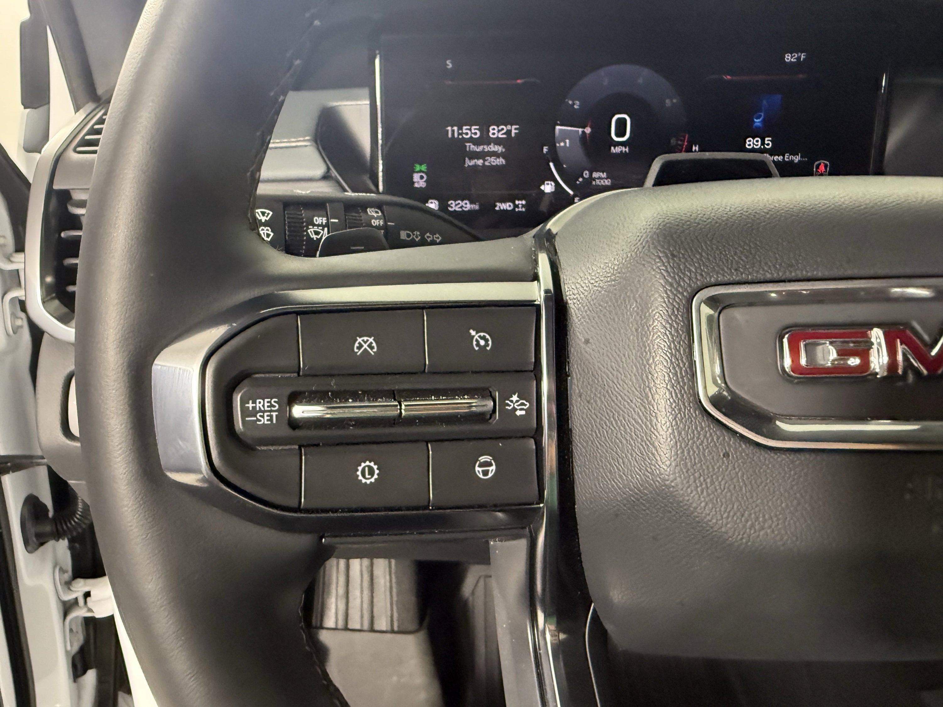 2024 GMC Acadia AWD AT4
