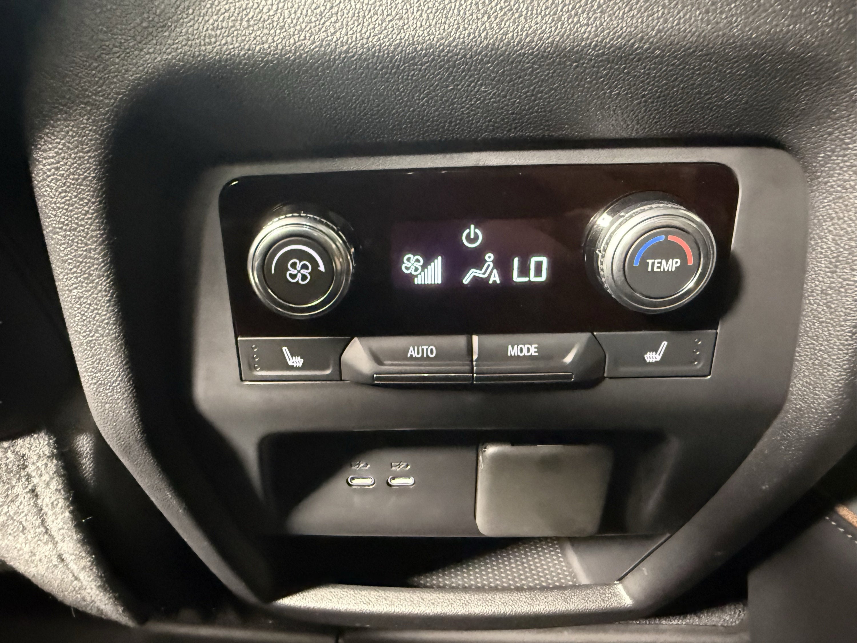 2024 GMC Acadia AWD AT4
