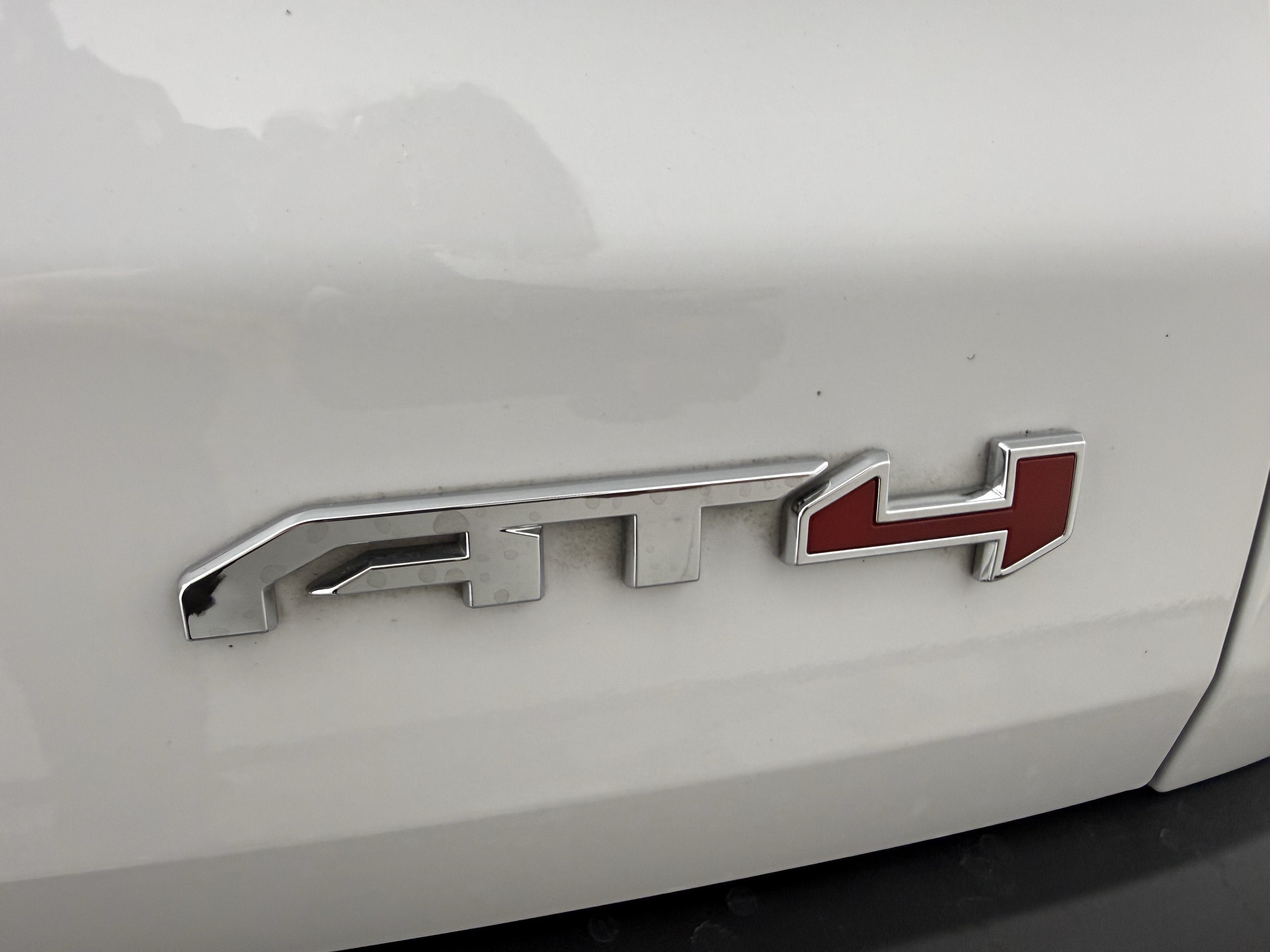 2024 GMC Acadia AWD AT4