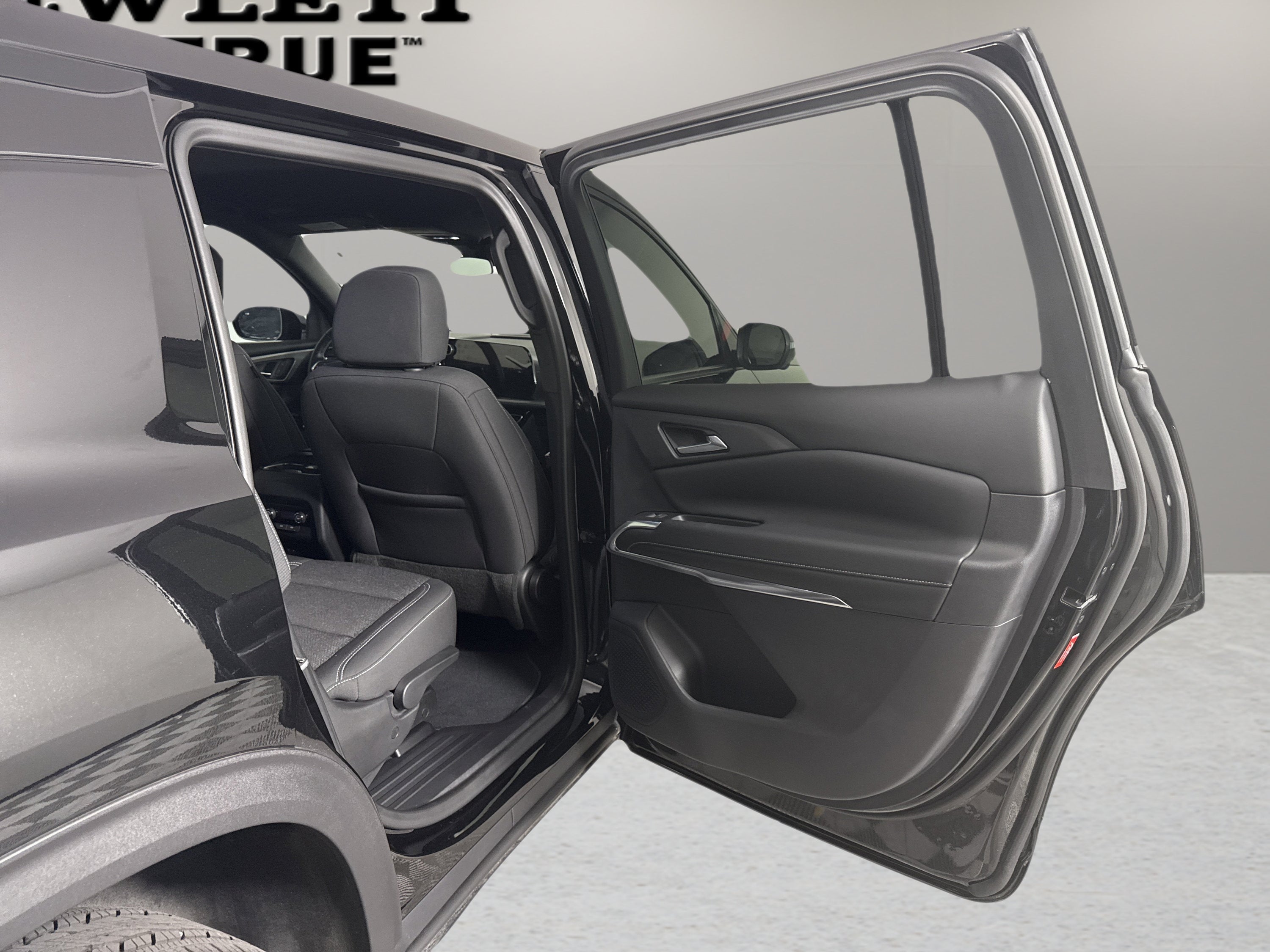 2024 Chevrolet Traverse FWD LS