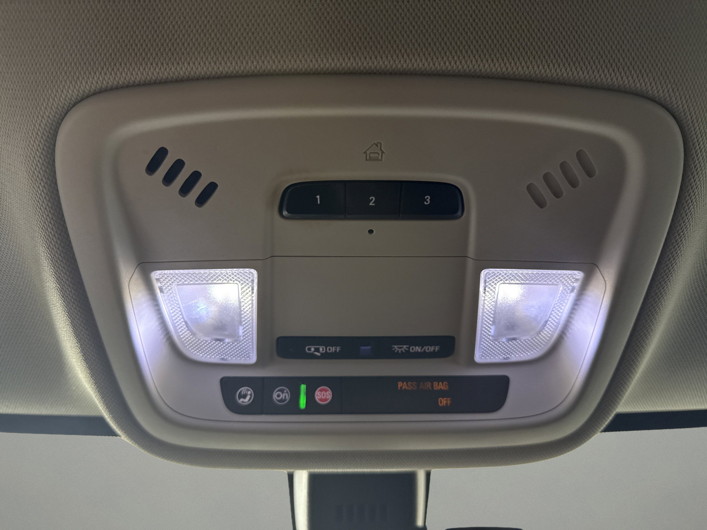 2018 Chevrolet Traverse LT Cloth