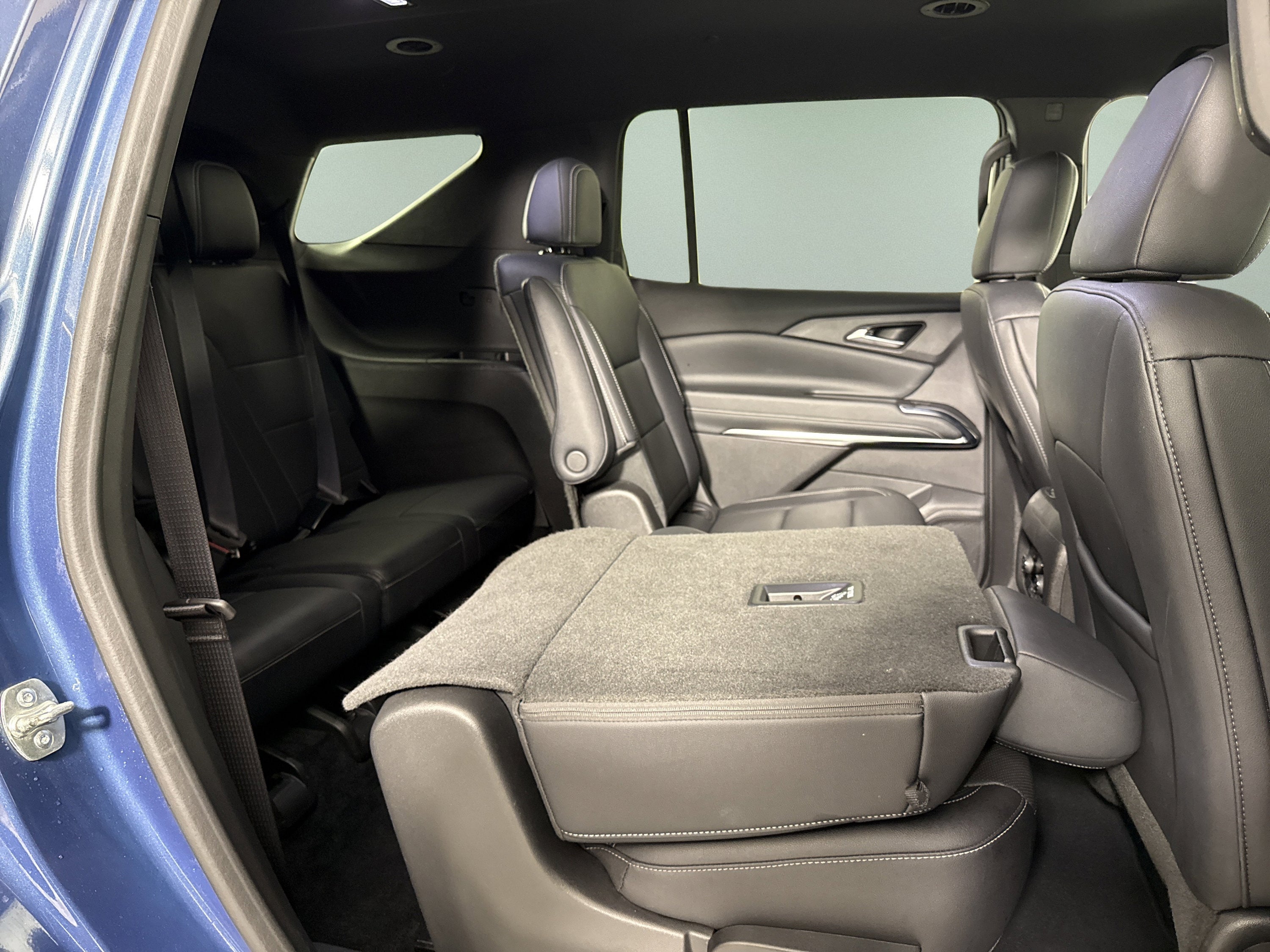 2025 Chevrolet Traverse FWD LT