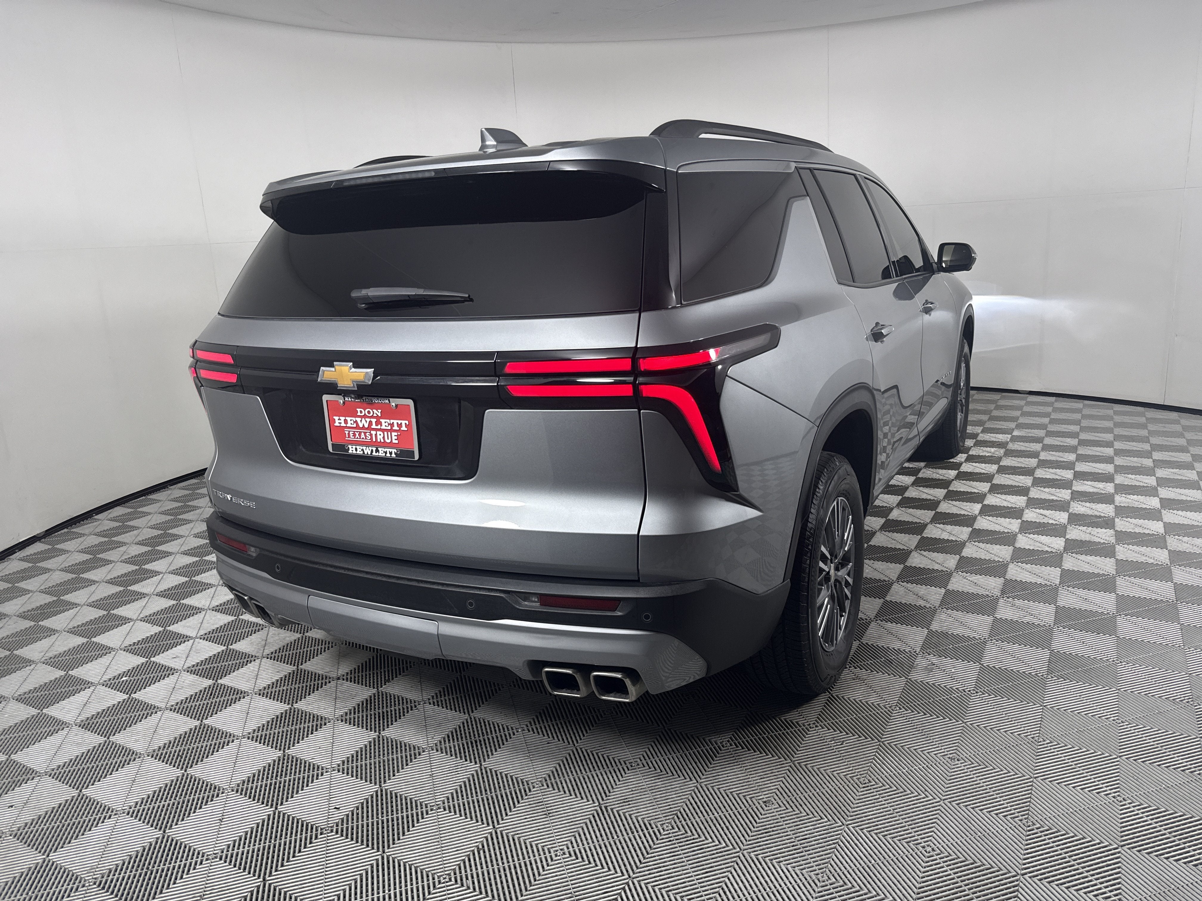 2025 Chevrolet Traverse FWD LT