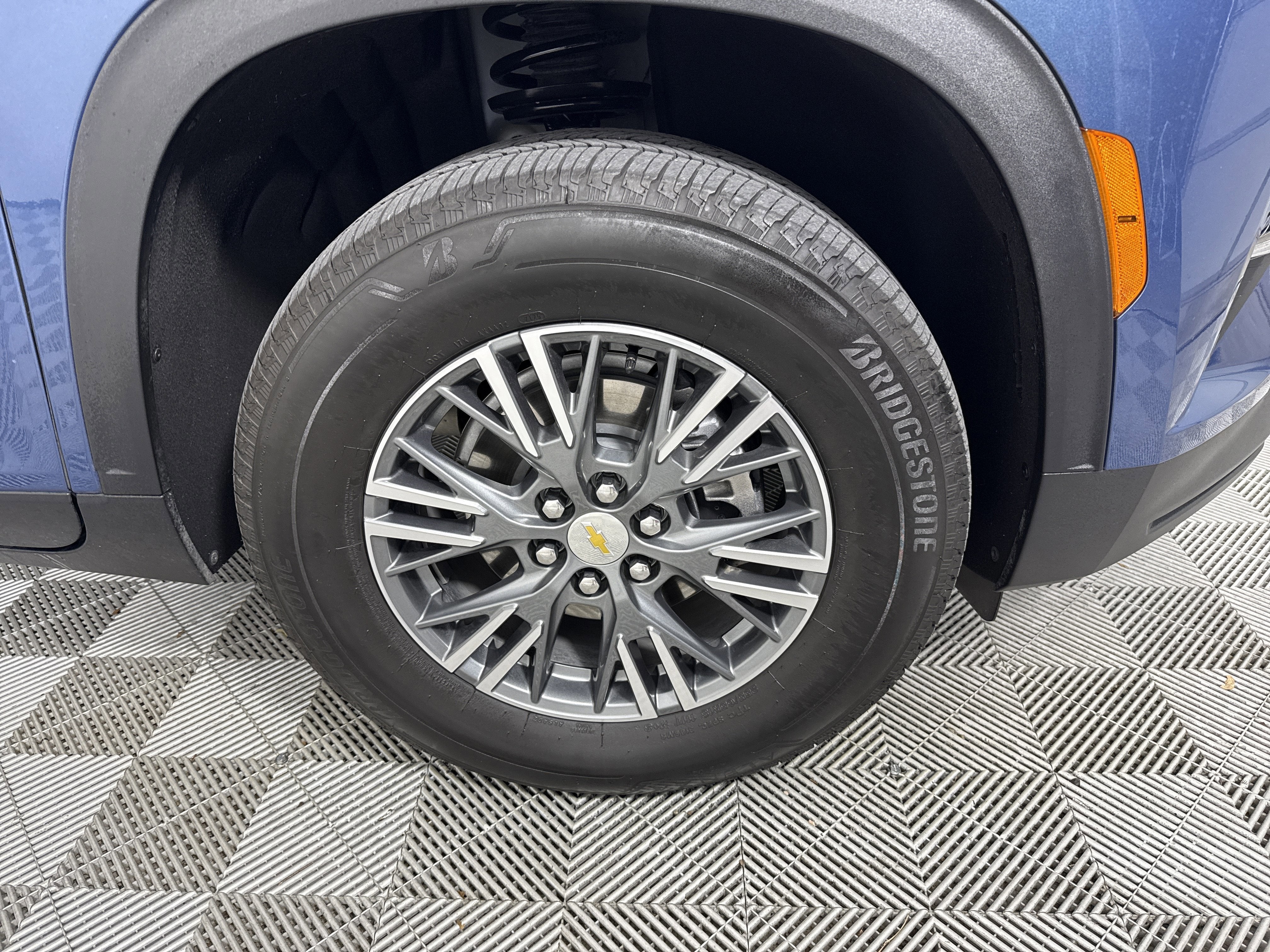 2025 Chevrolet Traverse FWD LT