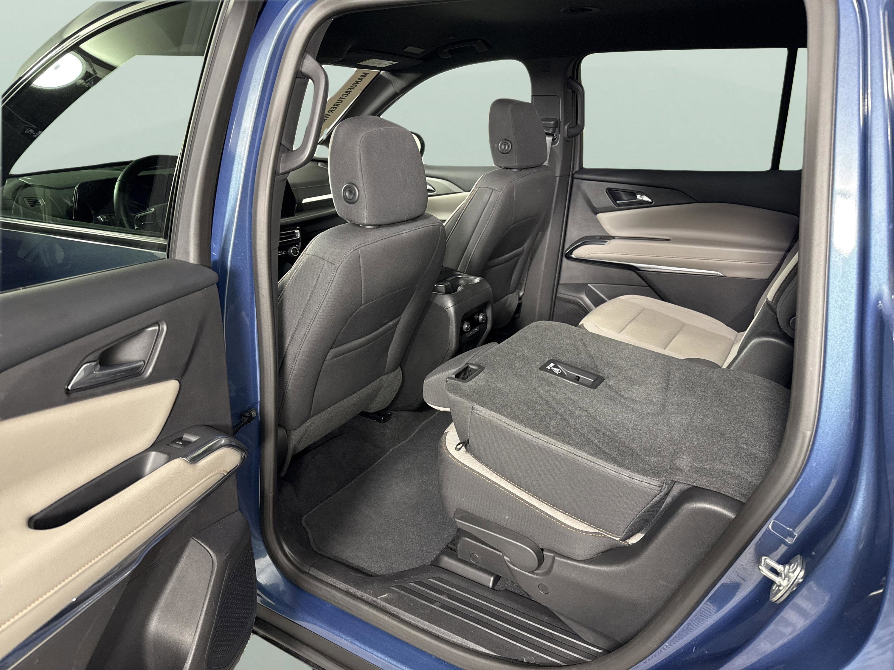 2025 Chevrolet Traverse FWD LT