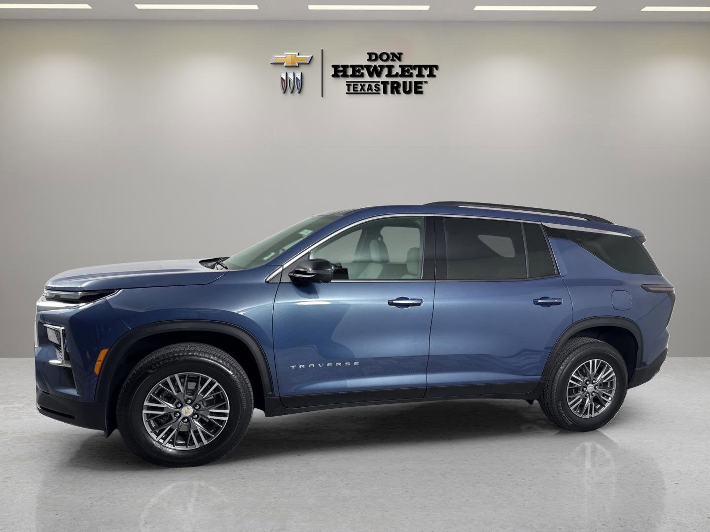 2025 Chevrolet Traverse FWD LT