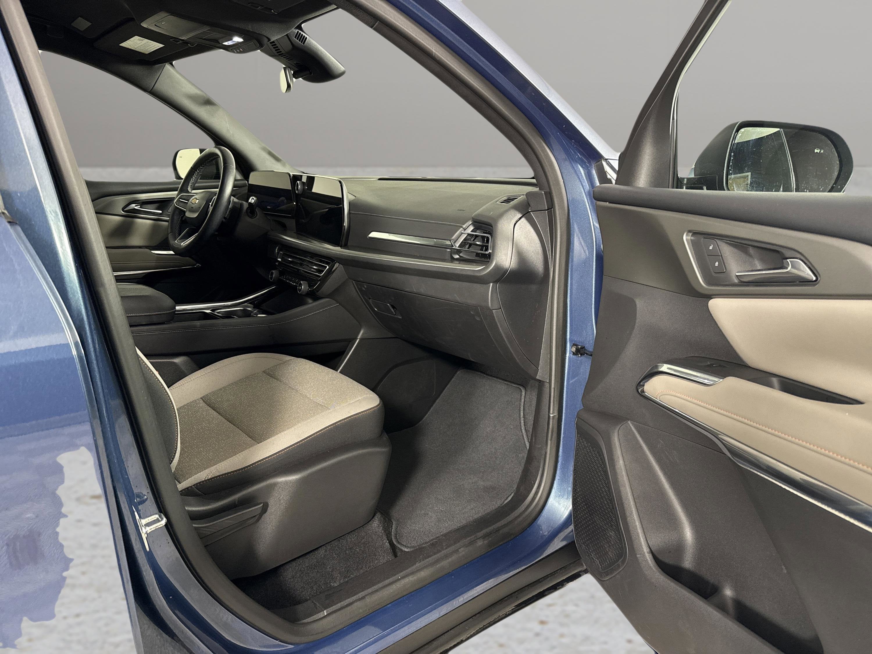 2025 Chevrolet Traverse FWD LT