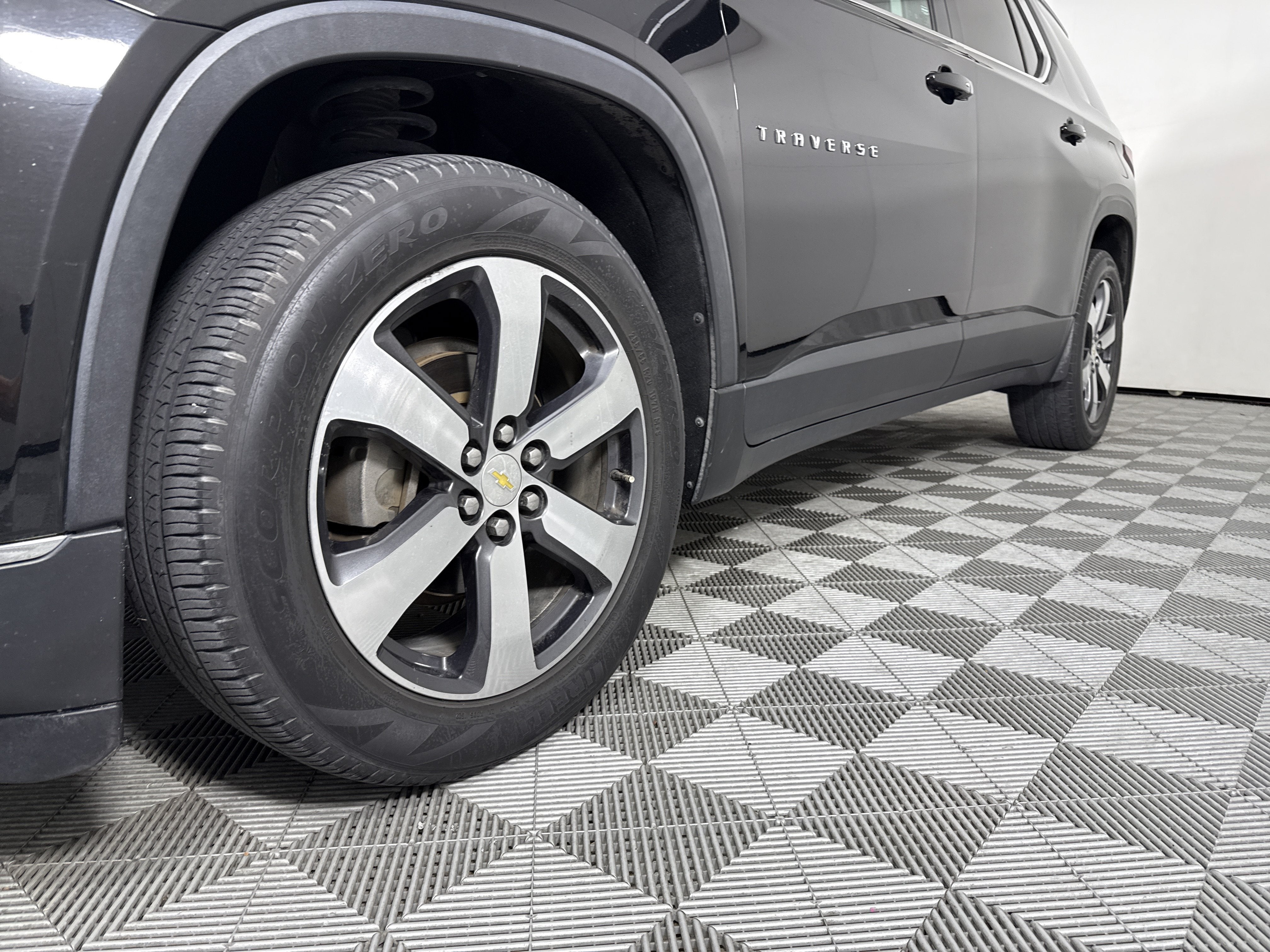 2020 Chevrolet Traverse LT Leather