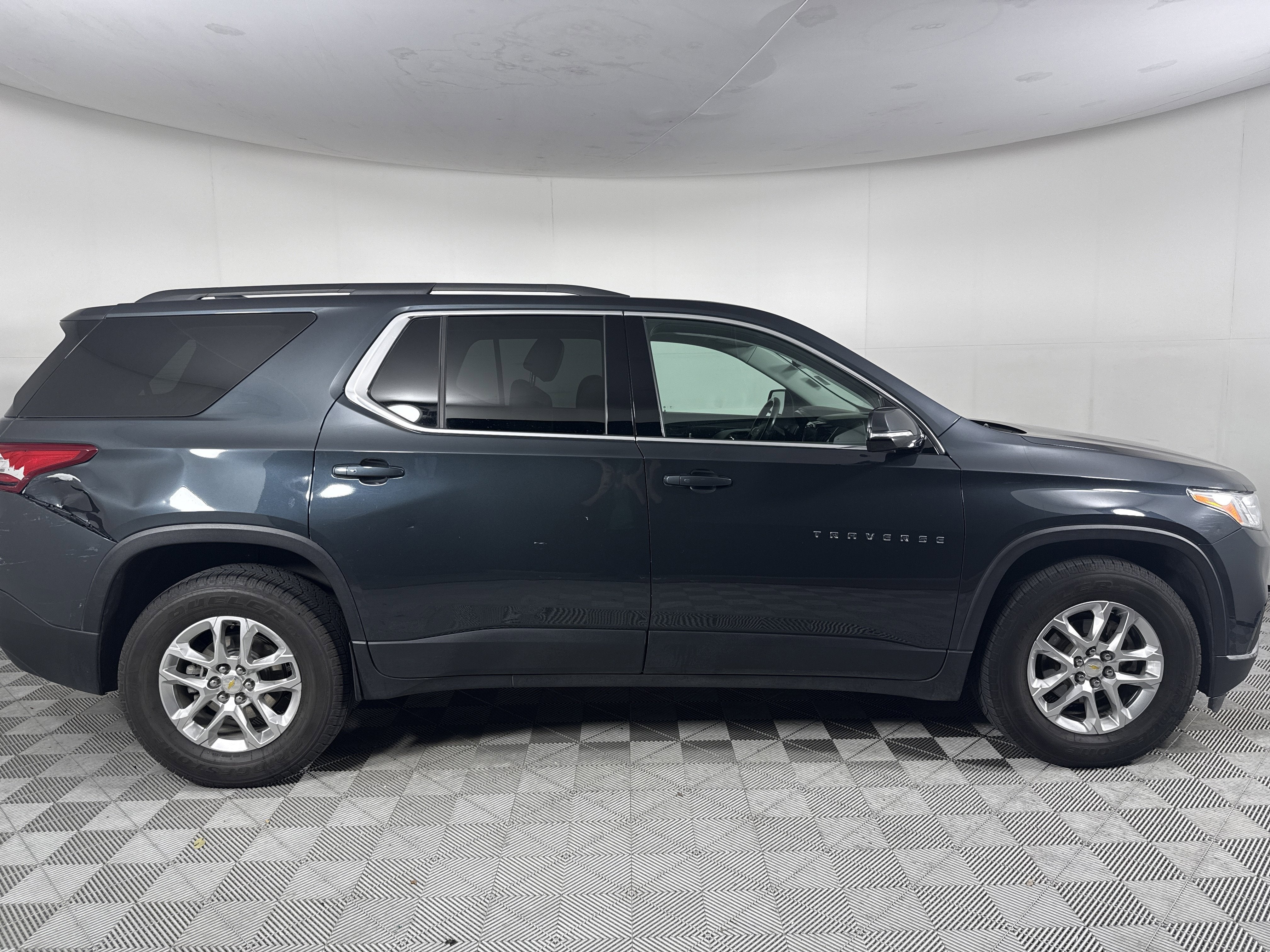 2020 Chevrolet Traverse LT Leather