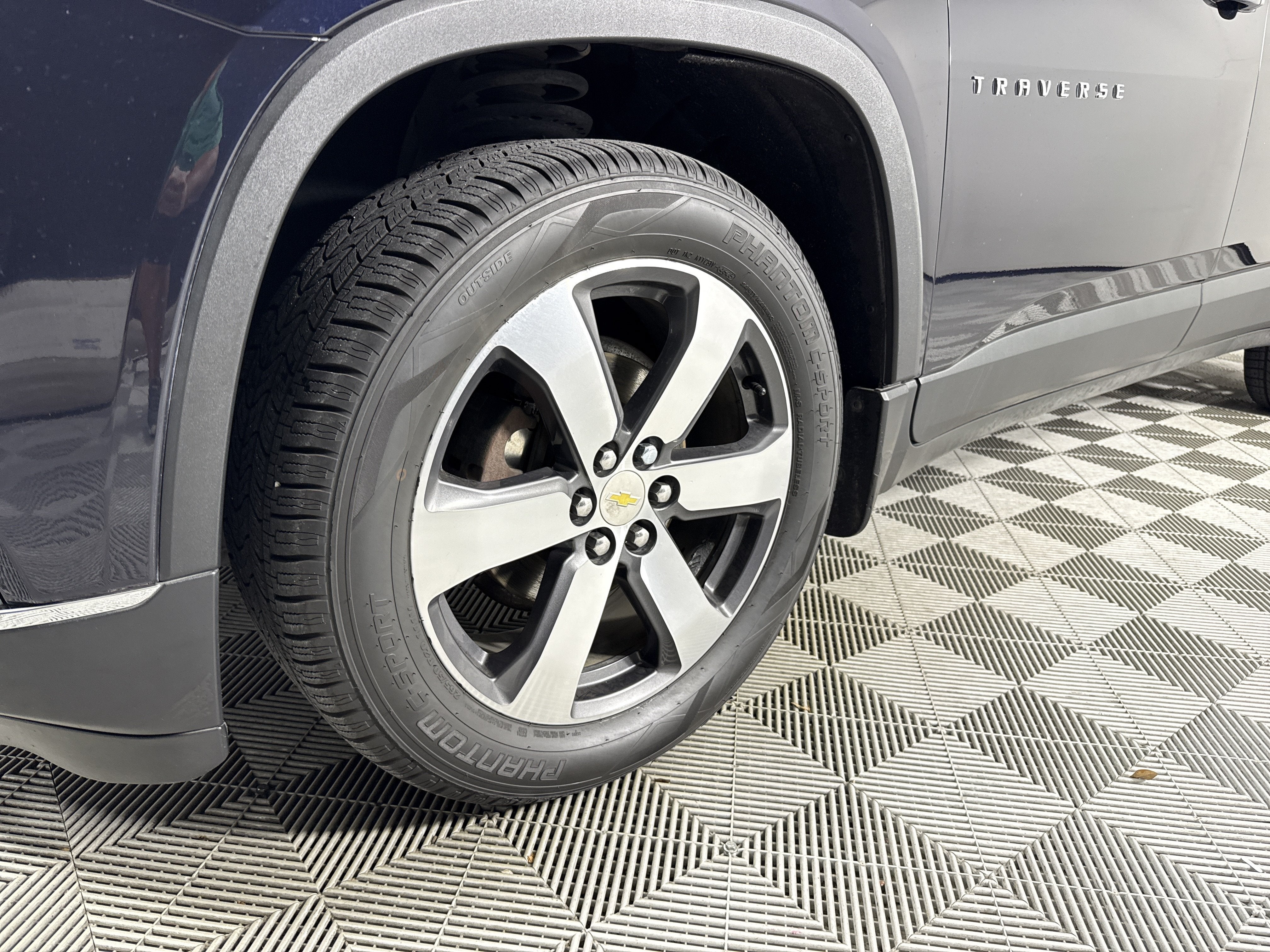 2020 Chevrolet Traverse LT Leather