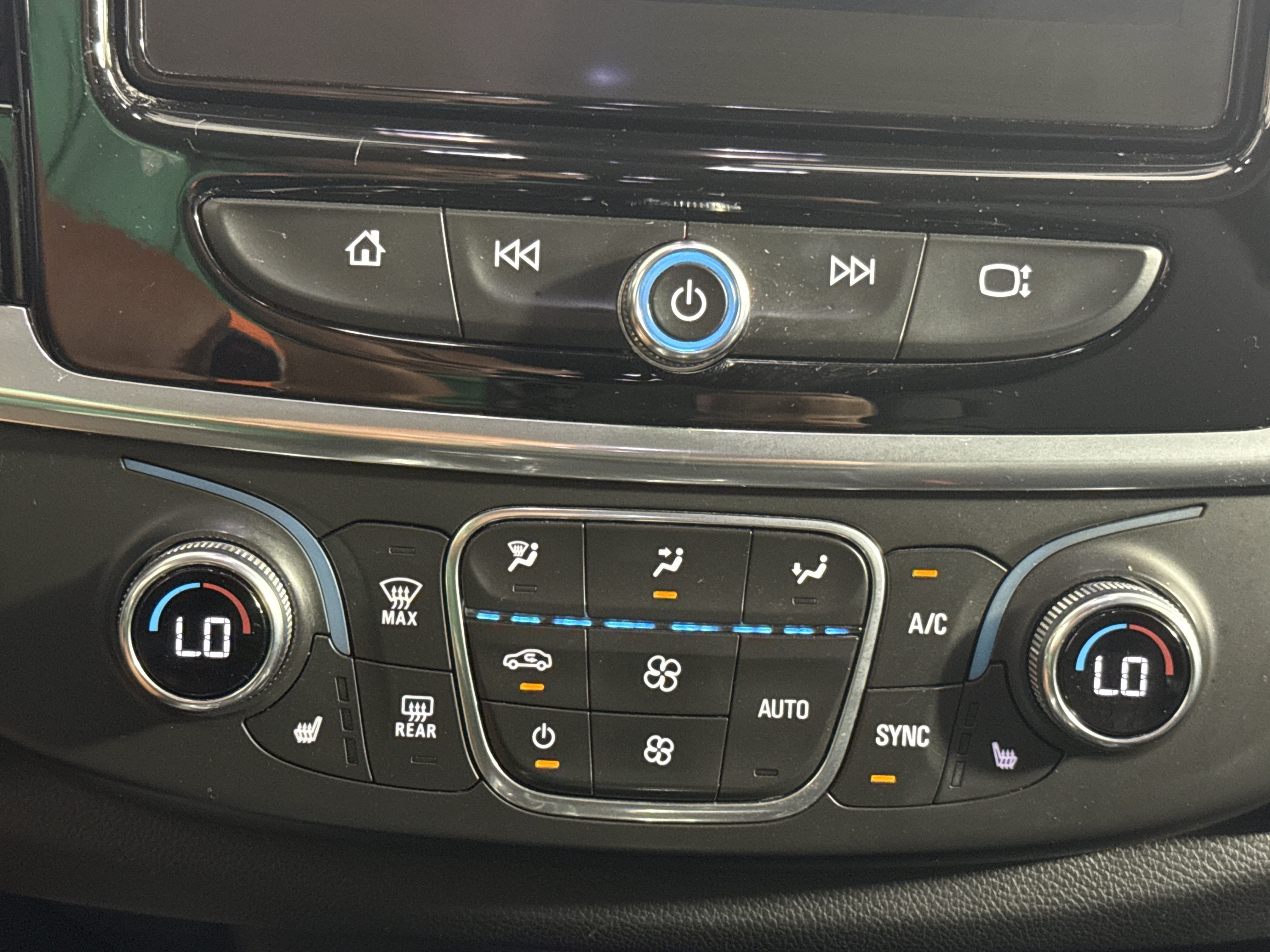 2020 Chevrolet Traverse LT Leather