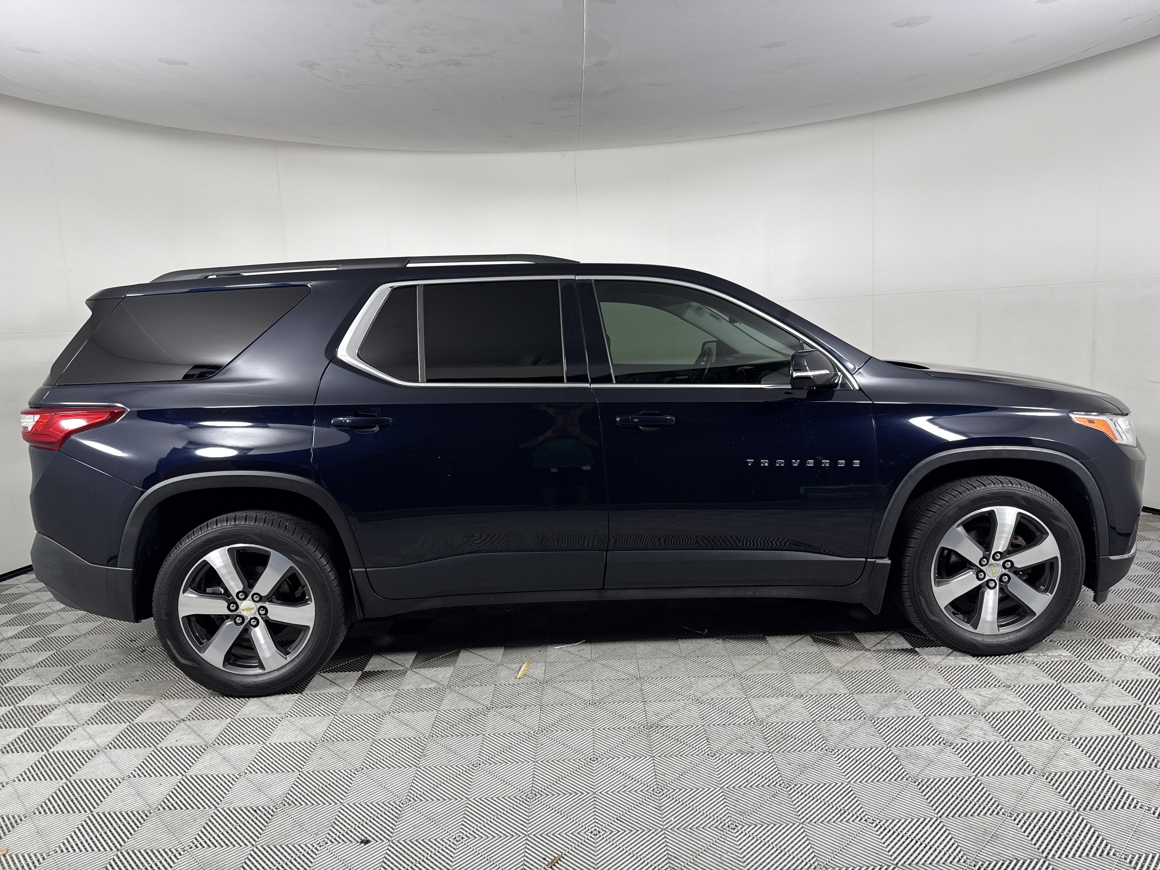 2020 Chevrolet Traverse LT Leather