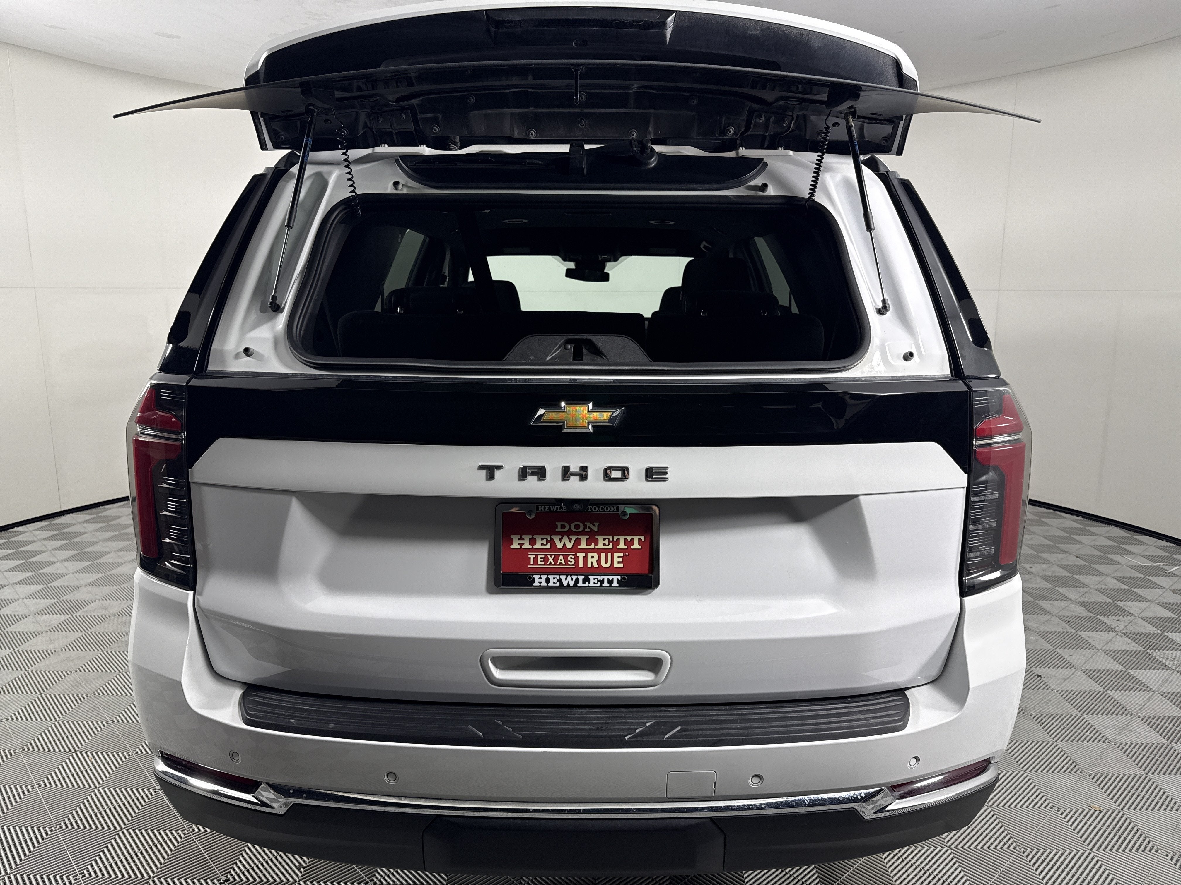 2025 Chevrolet Tahoe LS