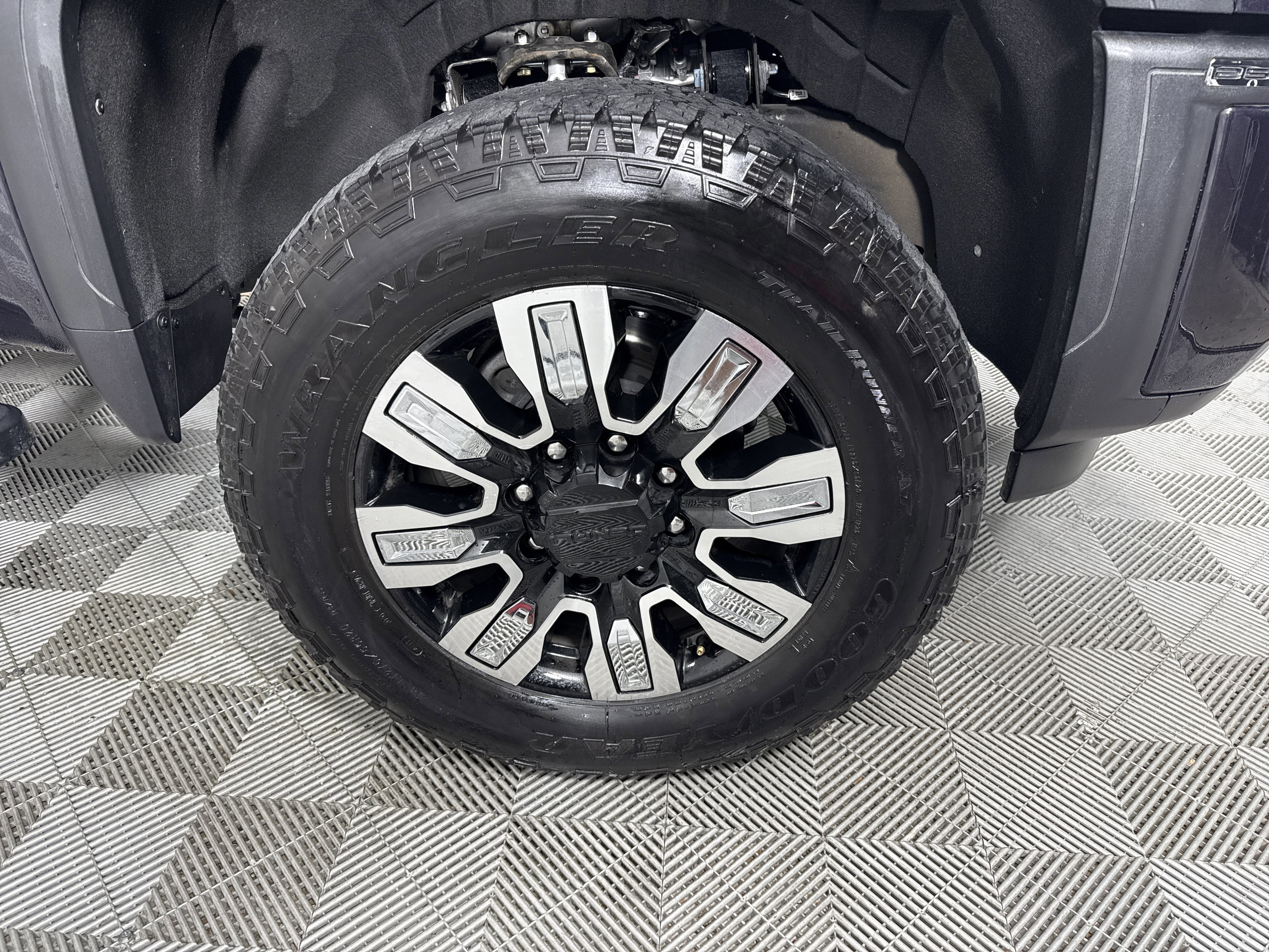 2025 GMC Sierra 2500HD Denali