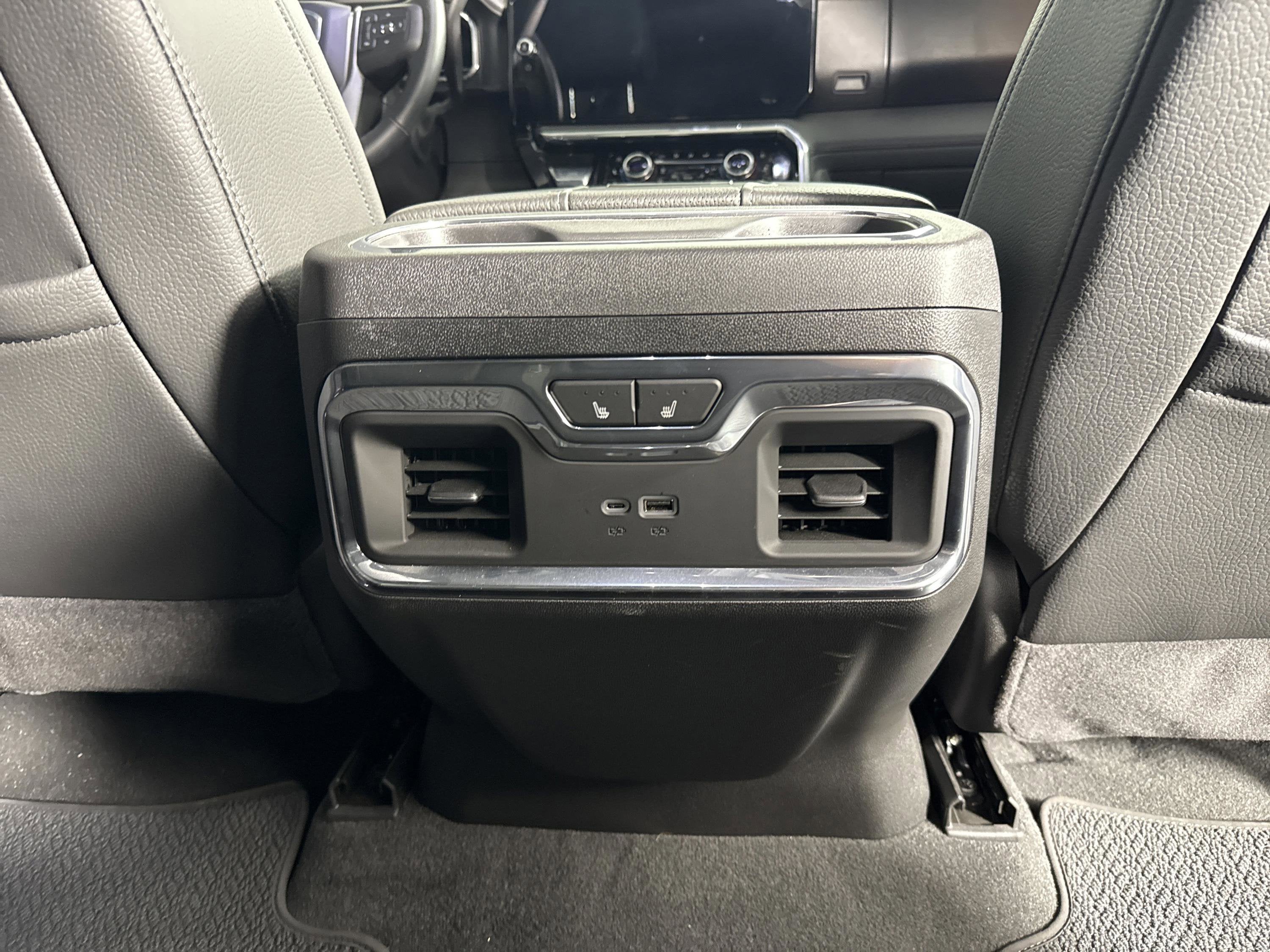 2025 GMC Sierra 2500HD Denali