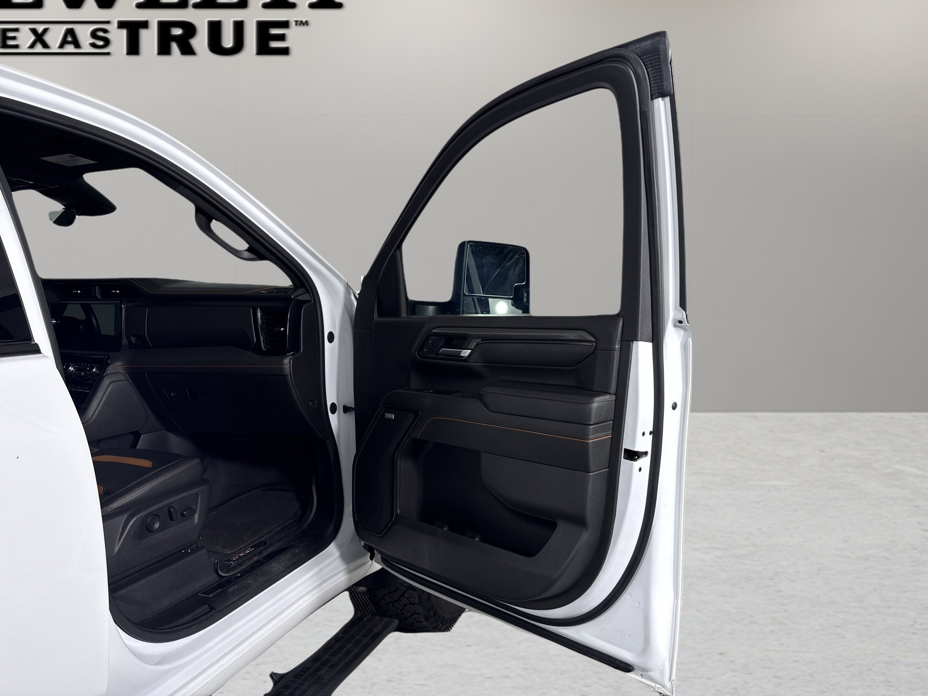 2025 GMC Sierra 3500HD AT4