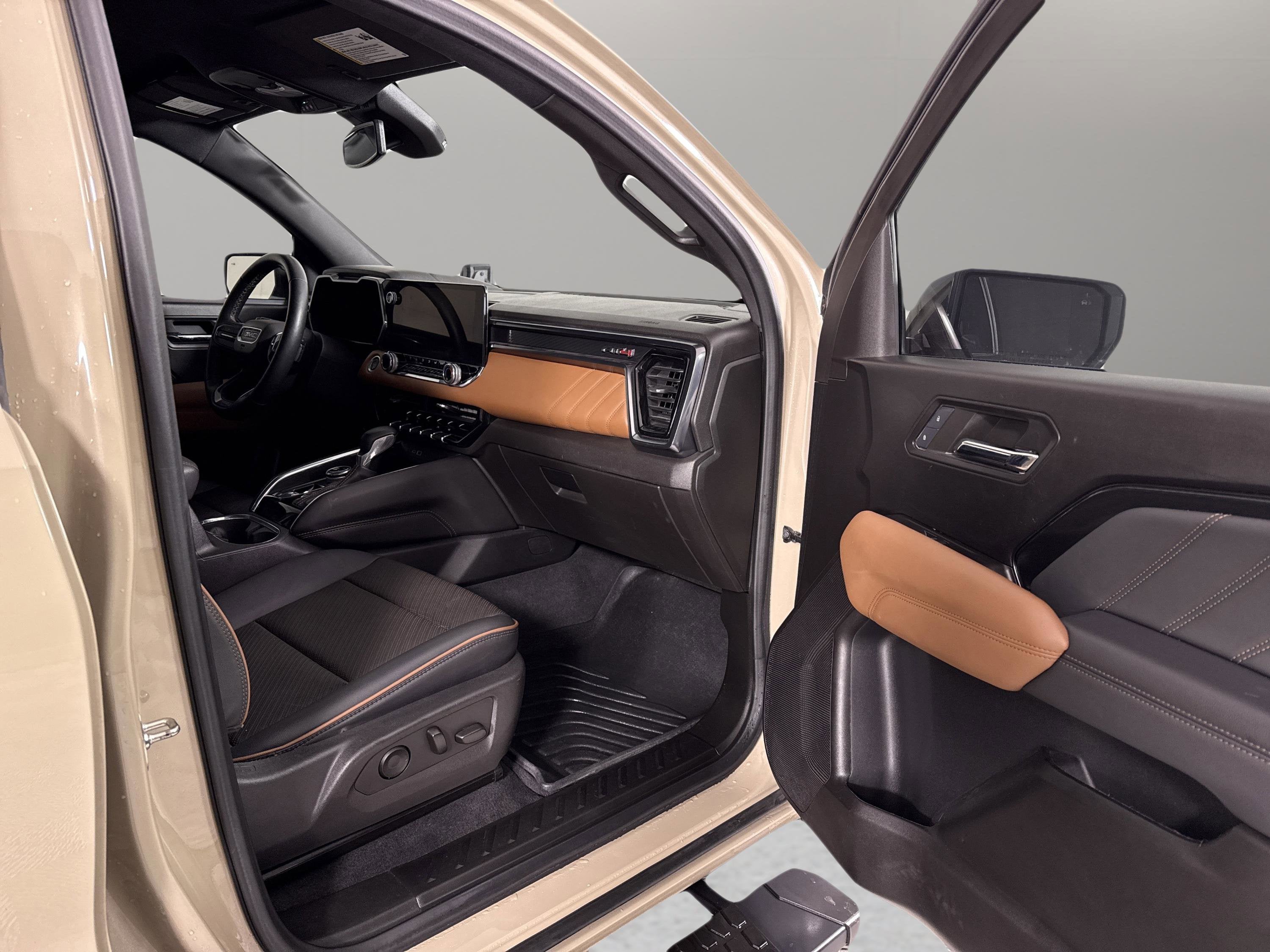 2024 GMC Canyon 4WD AT4