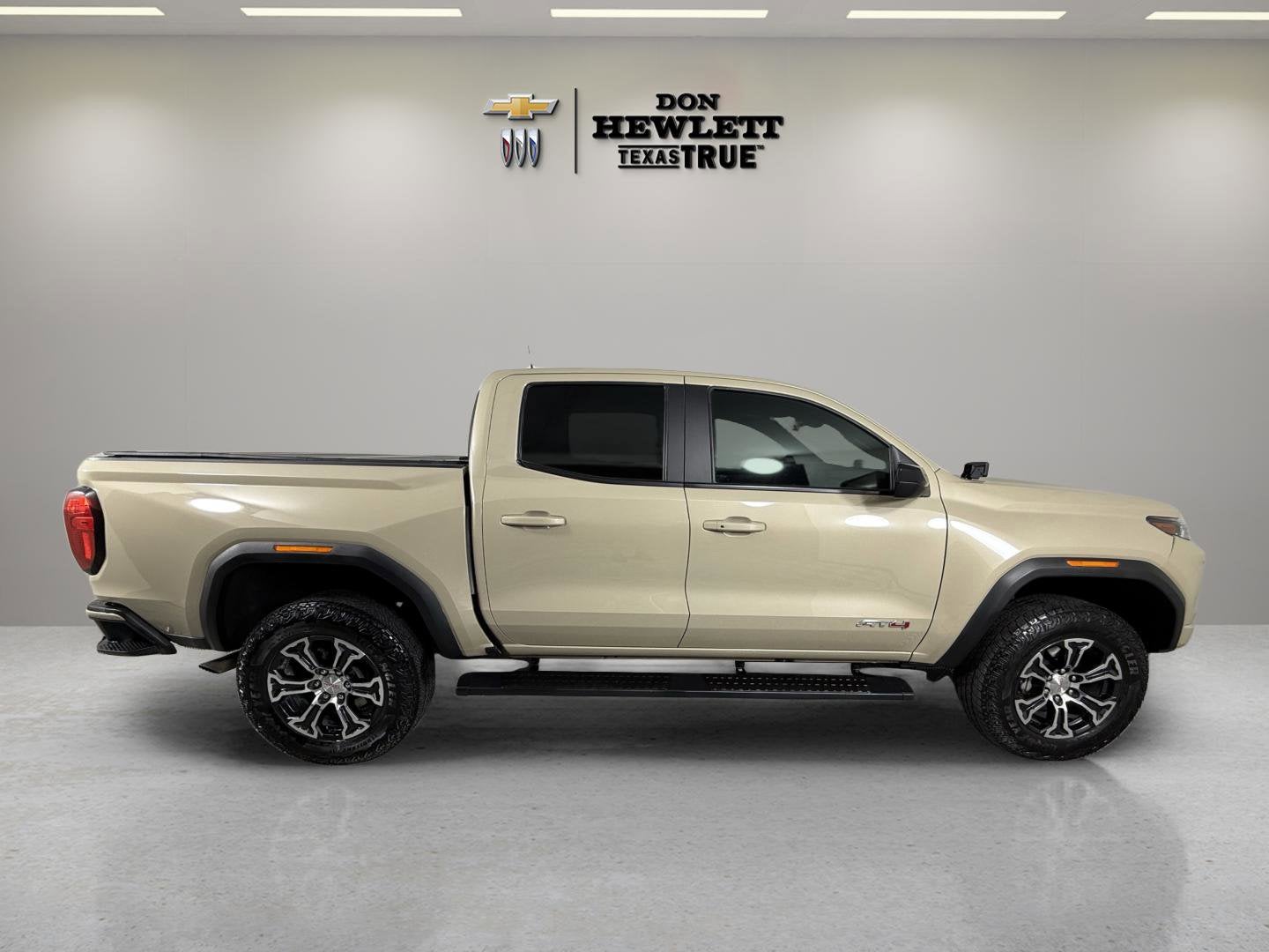 2024 GMC Canyon 4WD AT4