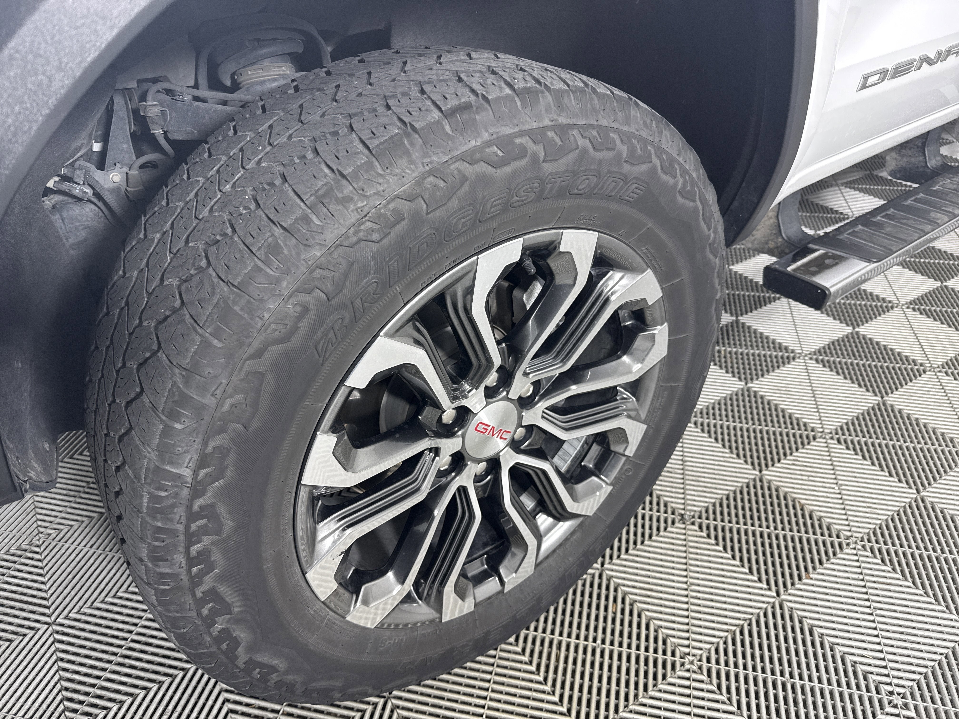 2024 GMC Canyon 4WD Denali