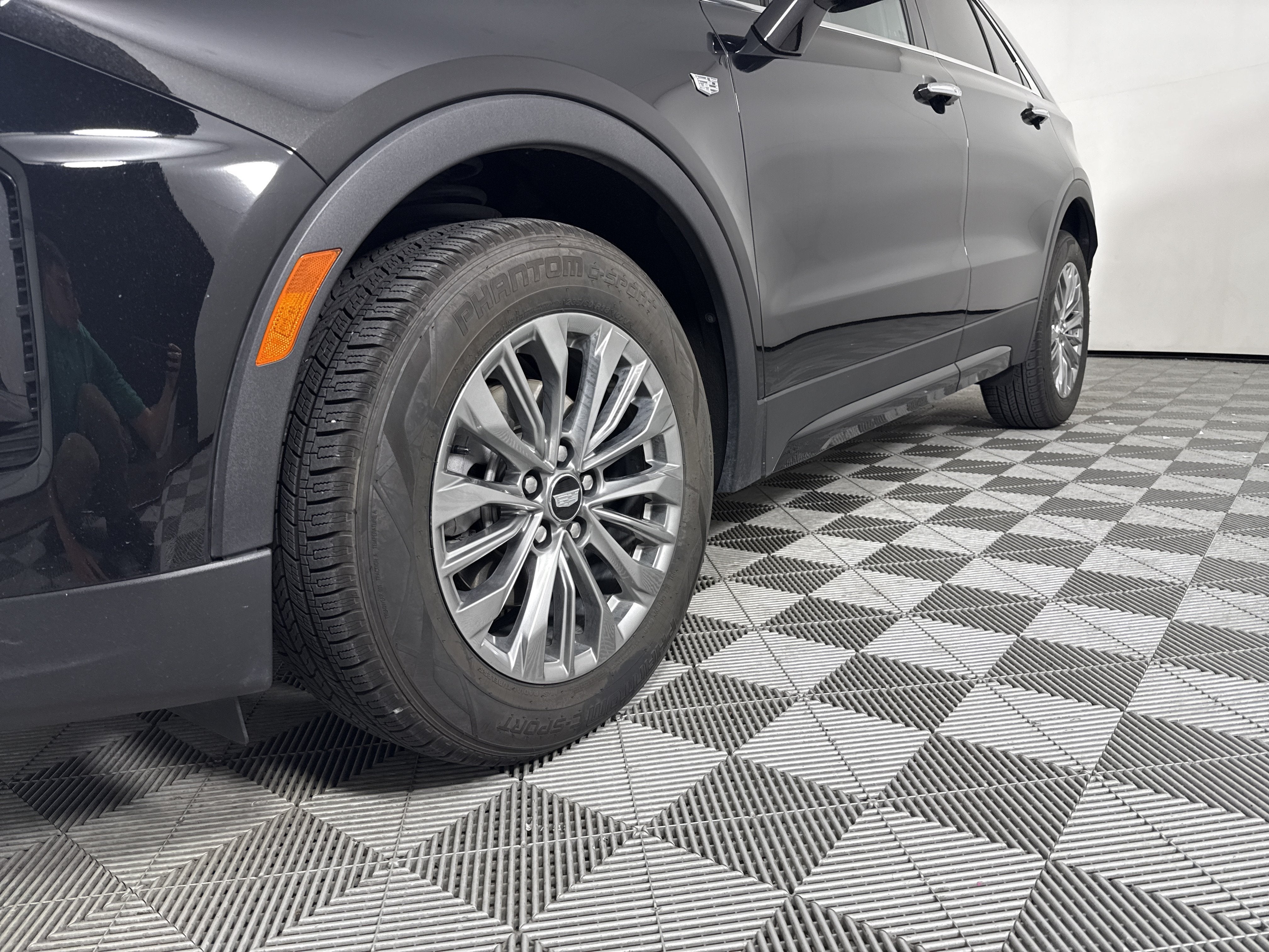 2025 Cadillac XT4 FWD Premium Luxury