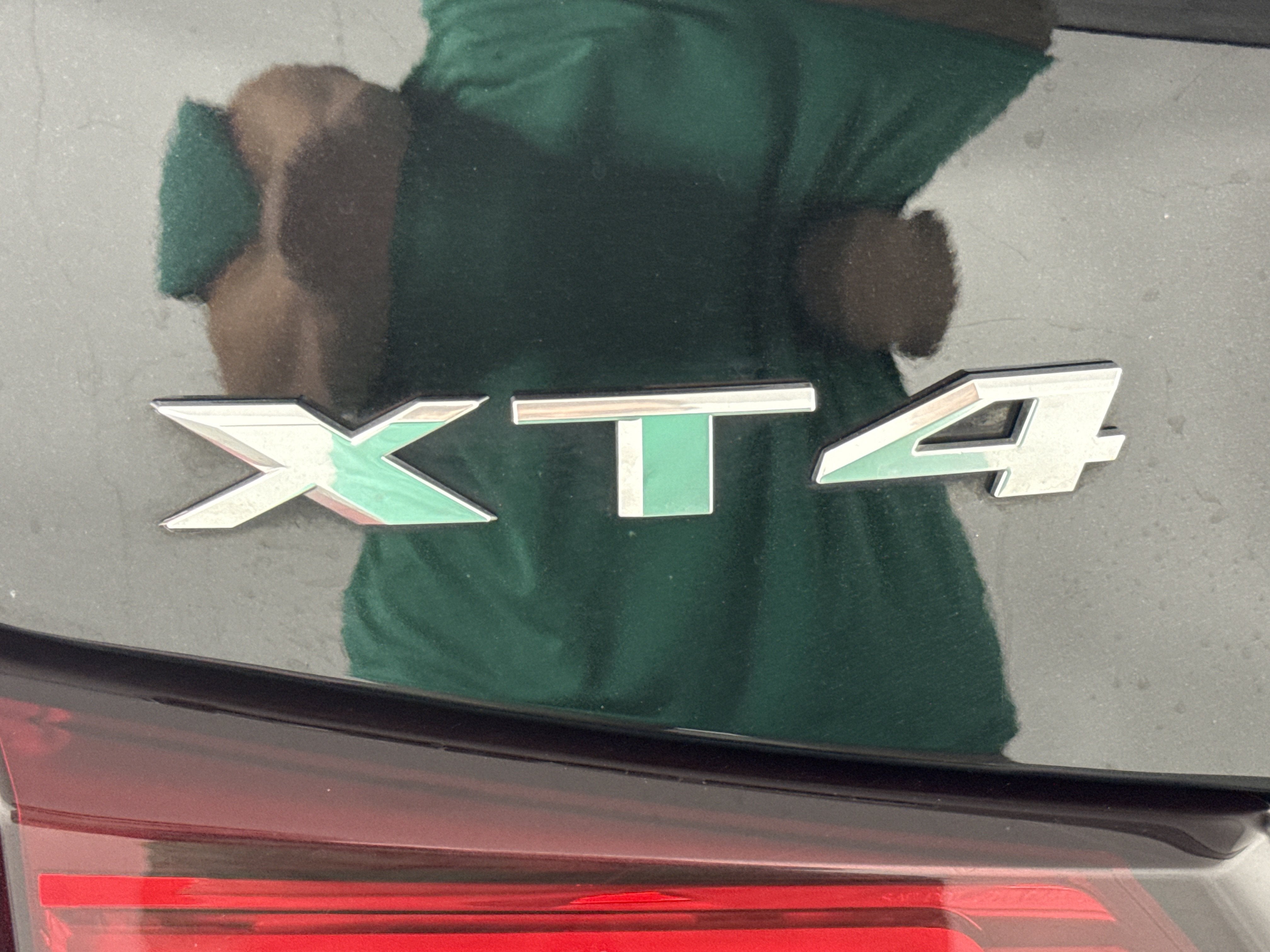 2025 Cadillac XT4 FWD Premium Luxury