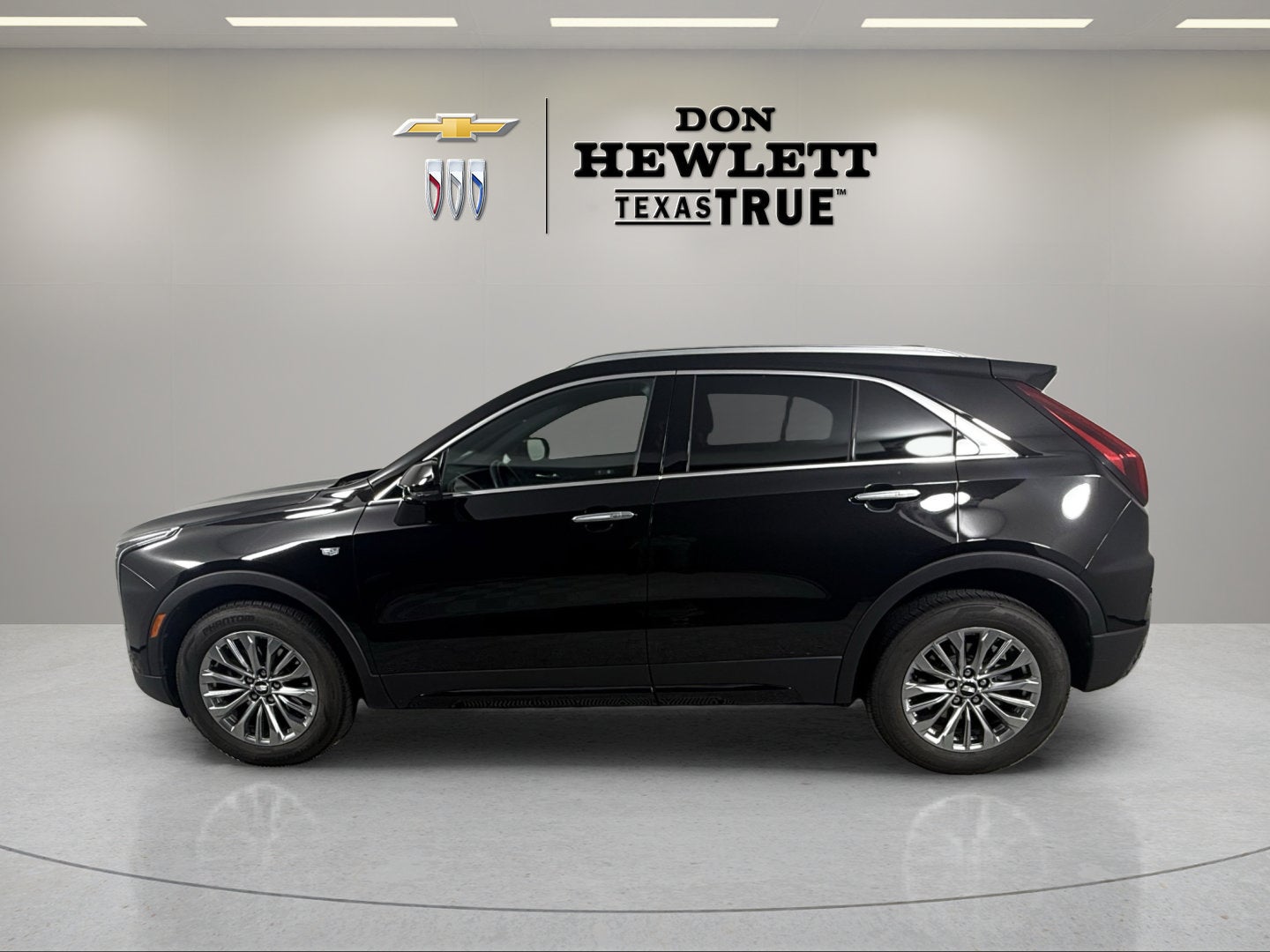 2025 Cadillac XT4 FWD Premium Luxury