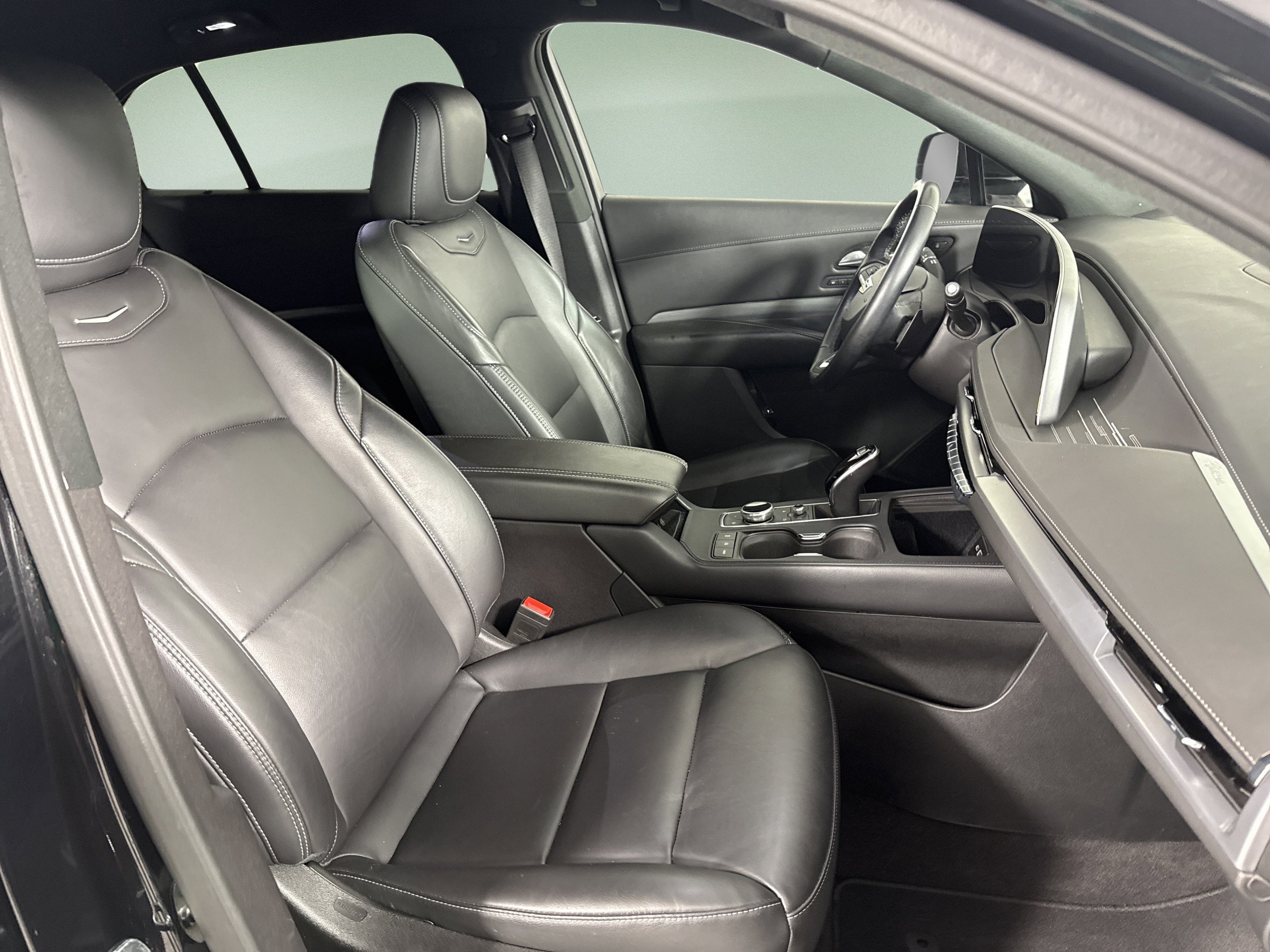 2025 Cadillac XT4 FWD Premium Luxury