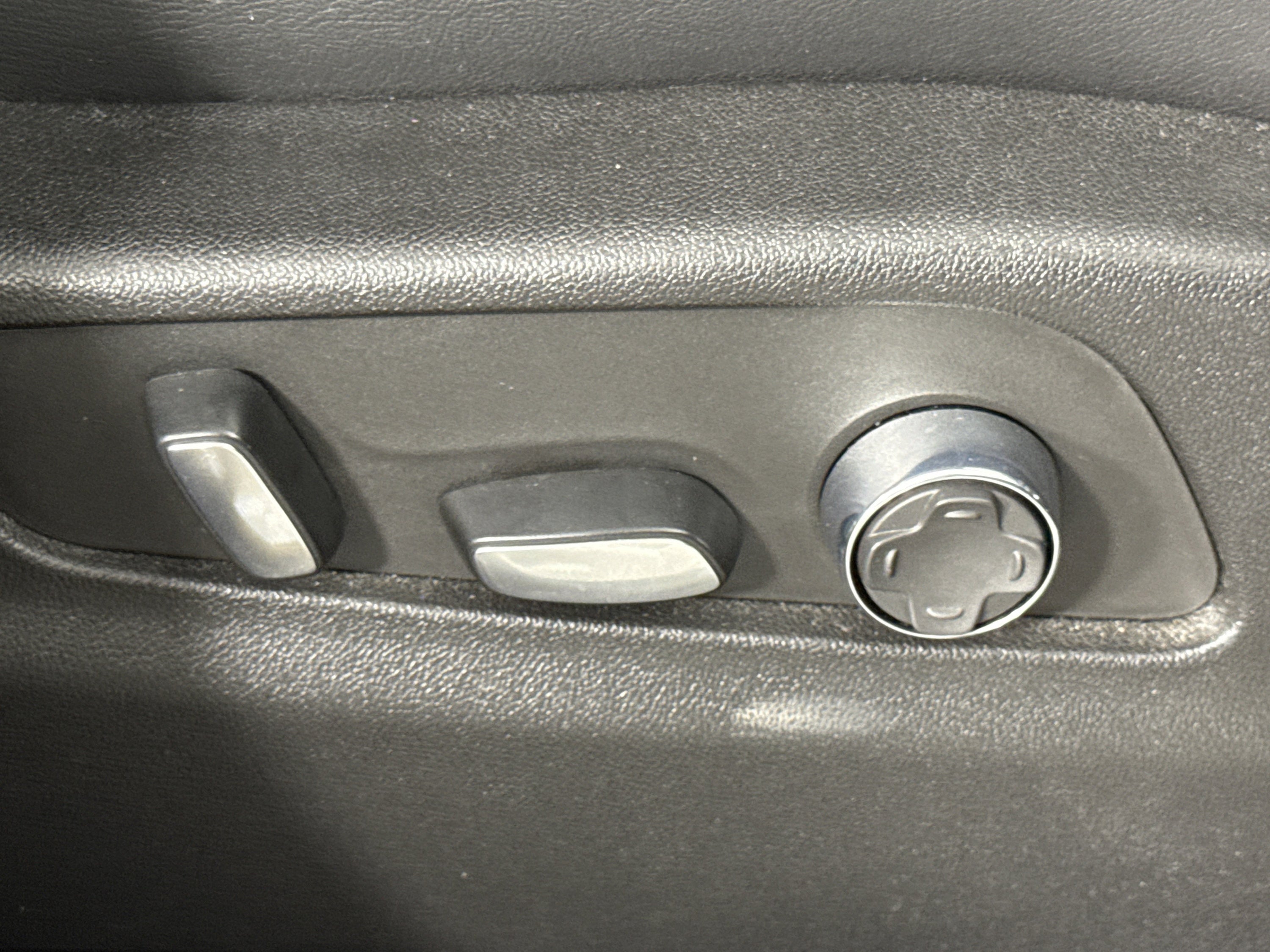 2025 Cadillac XT4 FWD Premium Luxury