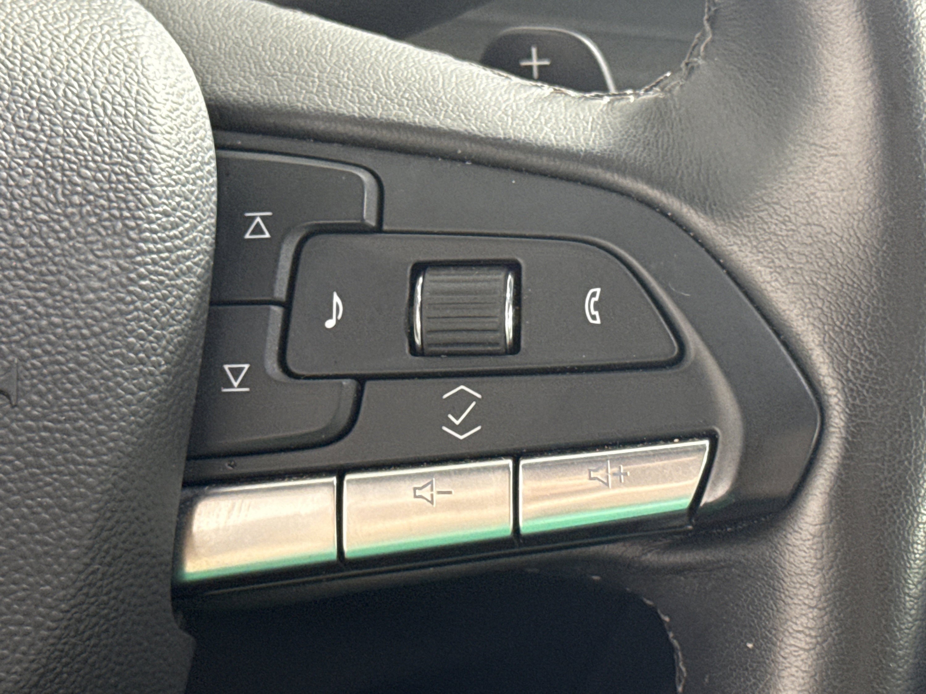 2025 Cadillac XT4 FWD Premium Luxury