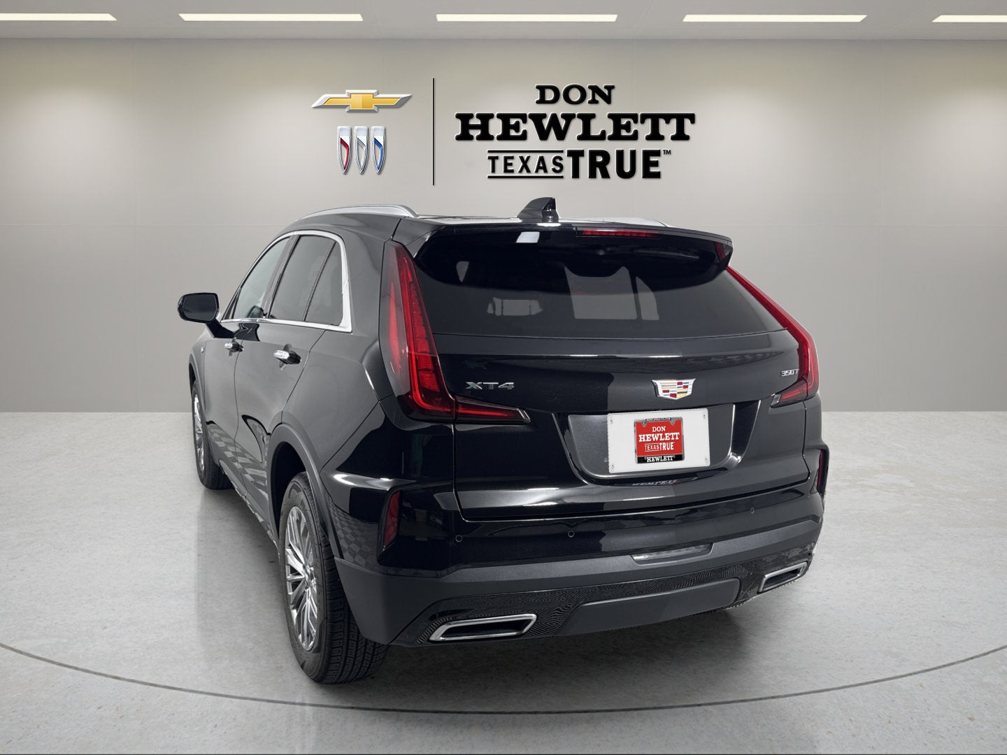 2025 Cadillac XT4 FWD Premium Luxury