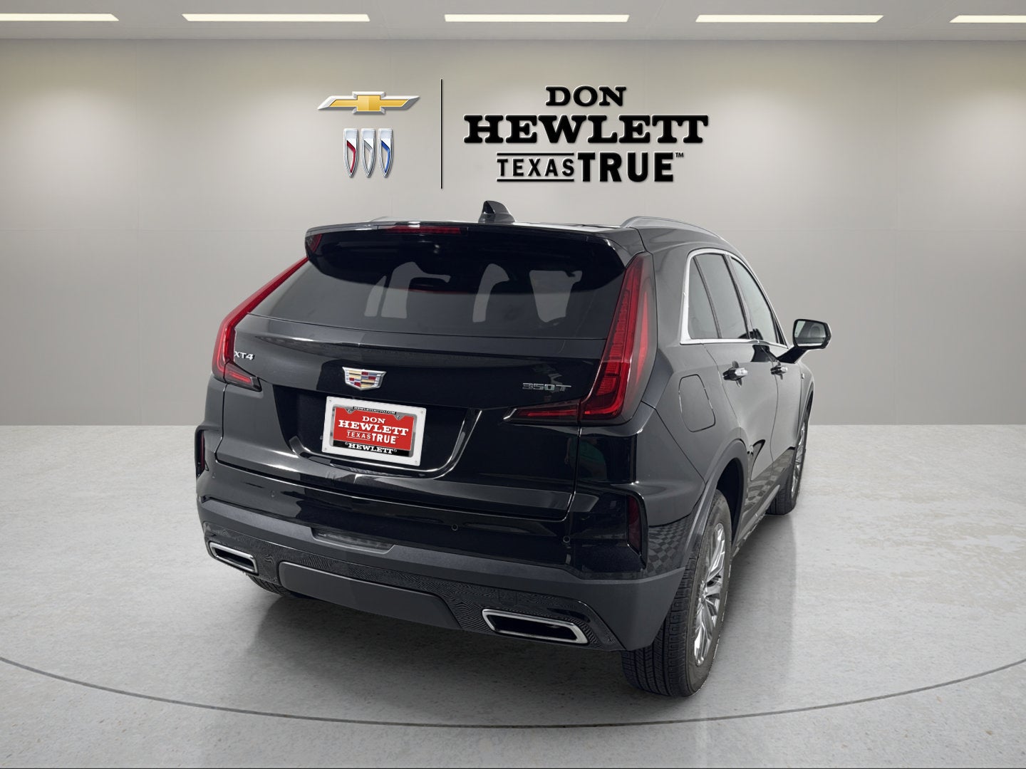 2025 Cadillac XT4 FWD Premium Luxury
